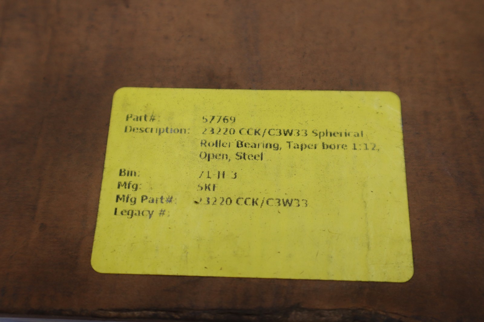 NEW SKF 23220 CCK/C3W33 SPHERICAL ROLLER BEARING STK CC137