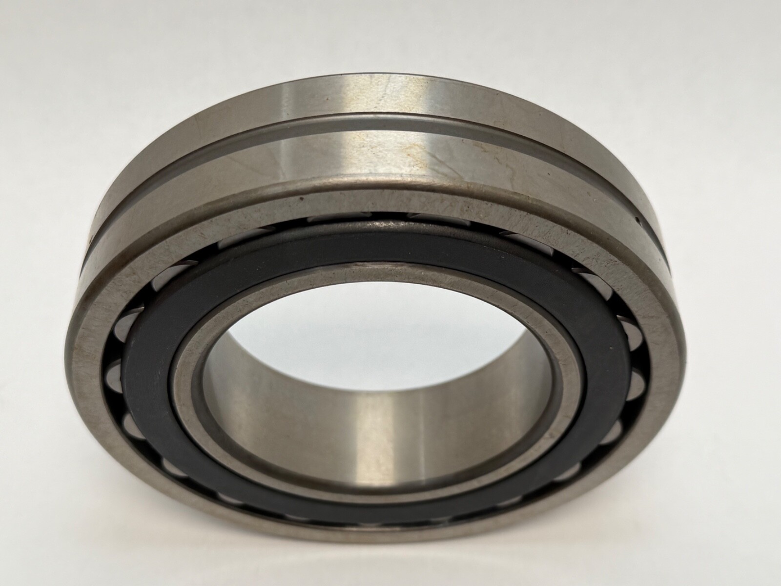 LSB 22216CW33C3 Bearing 22216-C-W33-C3 22216CC 22216CJ 22216CCJ 80x140x33 mm