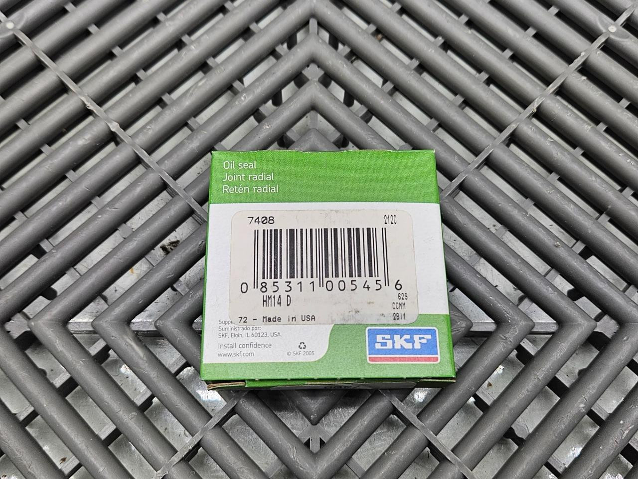 New CR (SKF) 7408 Joint Radial Oil Seal 3/4″ ID, 1″ OD, 1/8″ Thick