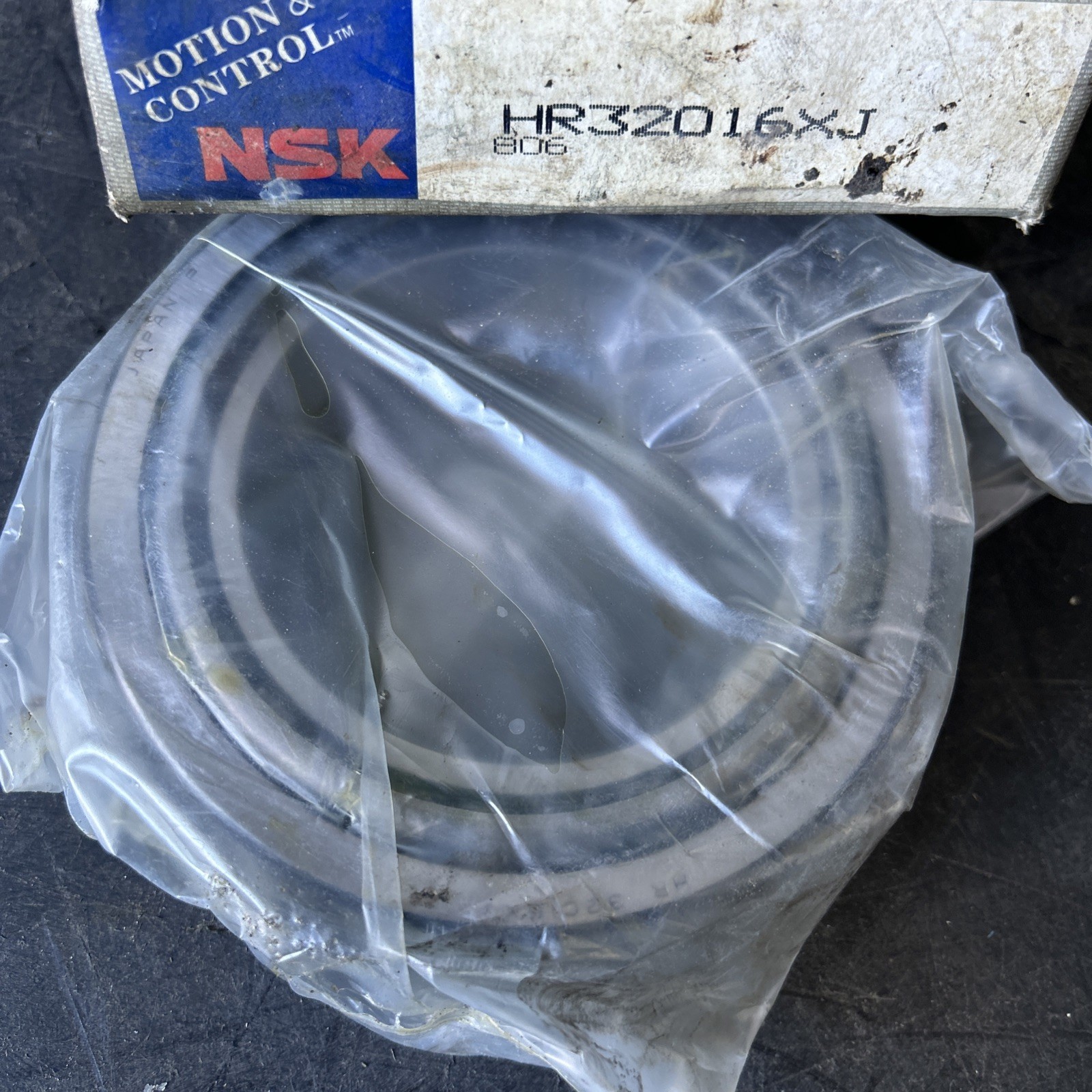NEW NSK HR32016XJ tapered roller bearing 1PCS Fast Shipping