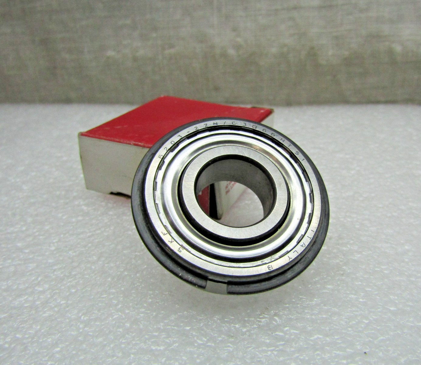 SKF 6203-ZZNR C3 17mm X 40mm X 12 mm Shielded Snap Ring Bearing