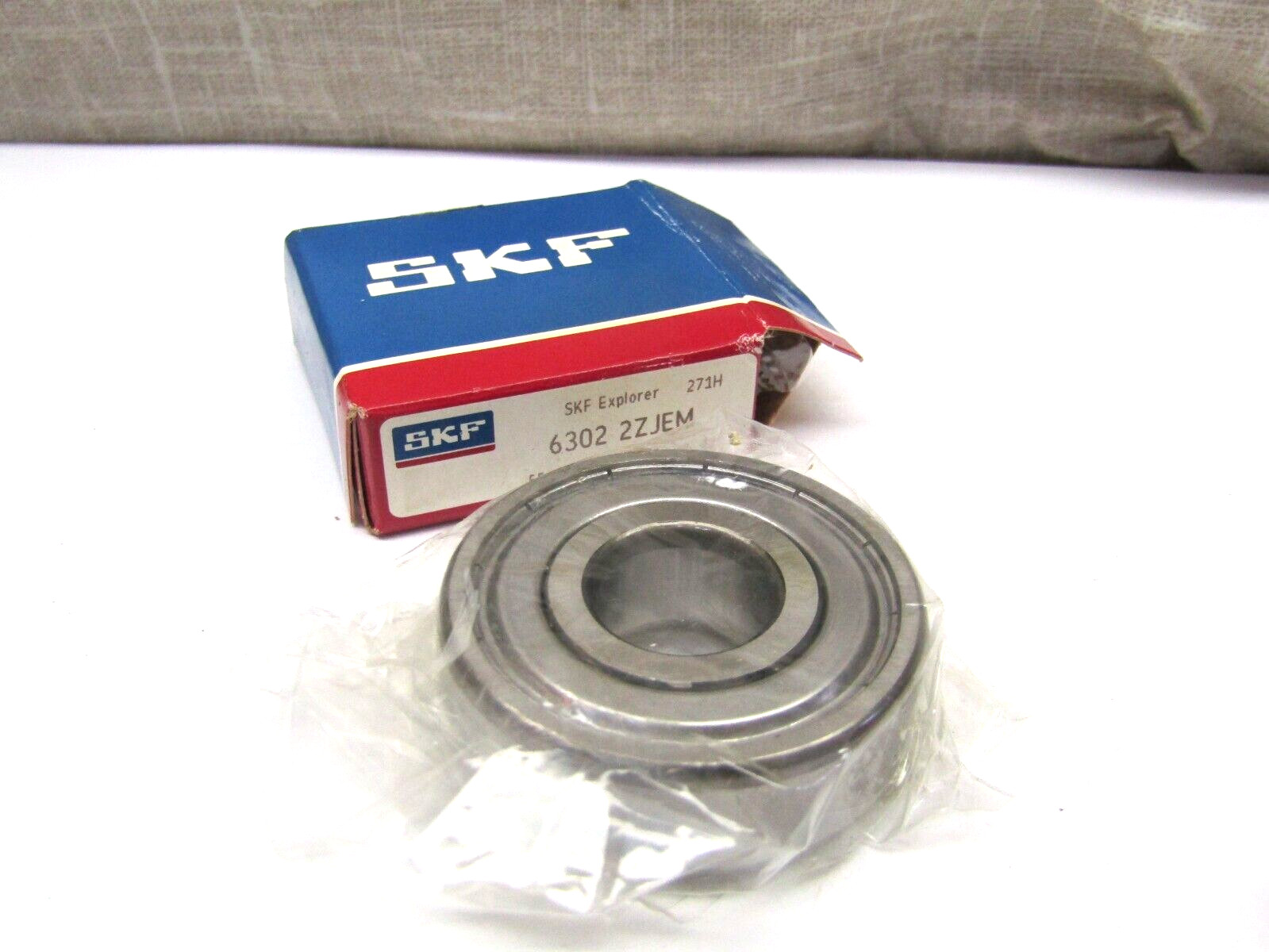 SKF 6302-2Z JEM 15mm X 42mm X 13mm Metal Shielded Bearing 6302-ZZ