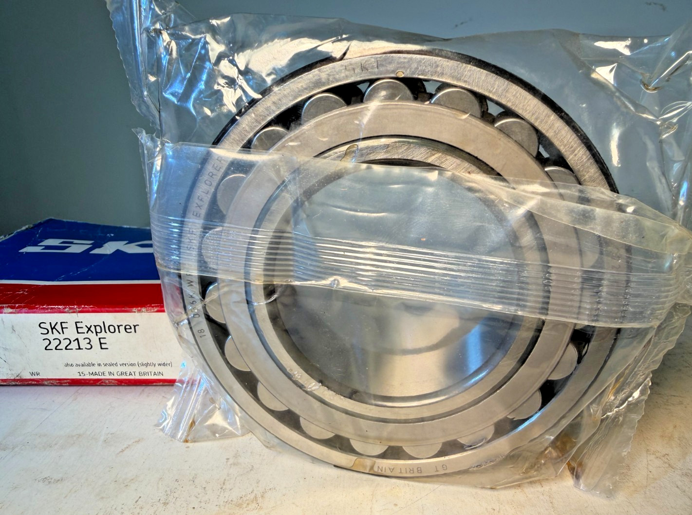 SKF 22213 E, 65mm Spherical Roller Bearing, New, Free Shipping
