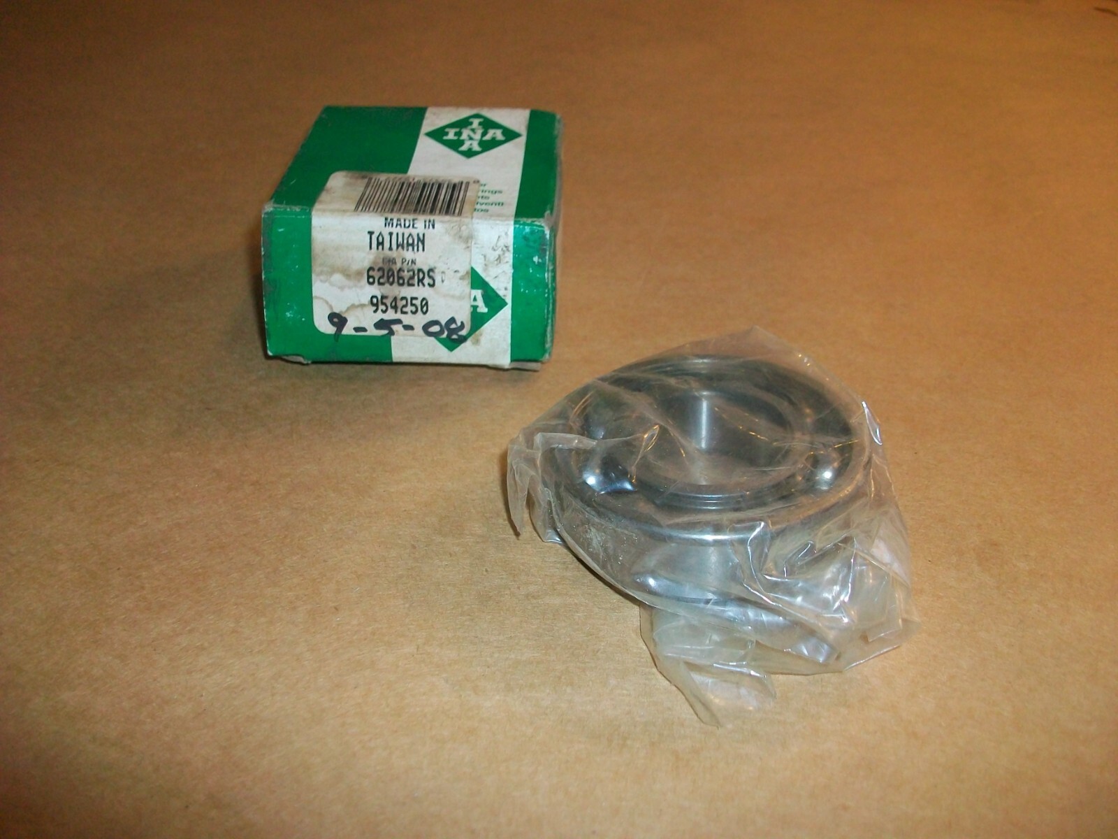 INA Roller Bearing 62062RS NEW IN BOX