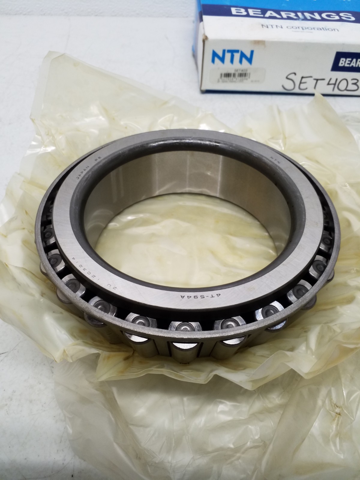NTN SET403 Wheel Bearing Tapered Roller Bearing Set 594A 592A