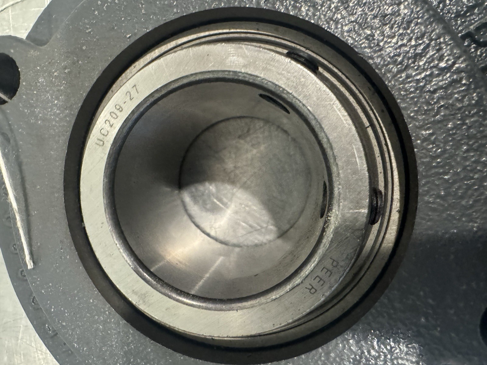 Peer FC209S Flanged Roller Bearing NEW! FREE SHIPPING!