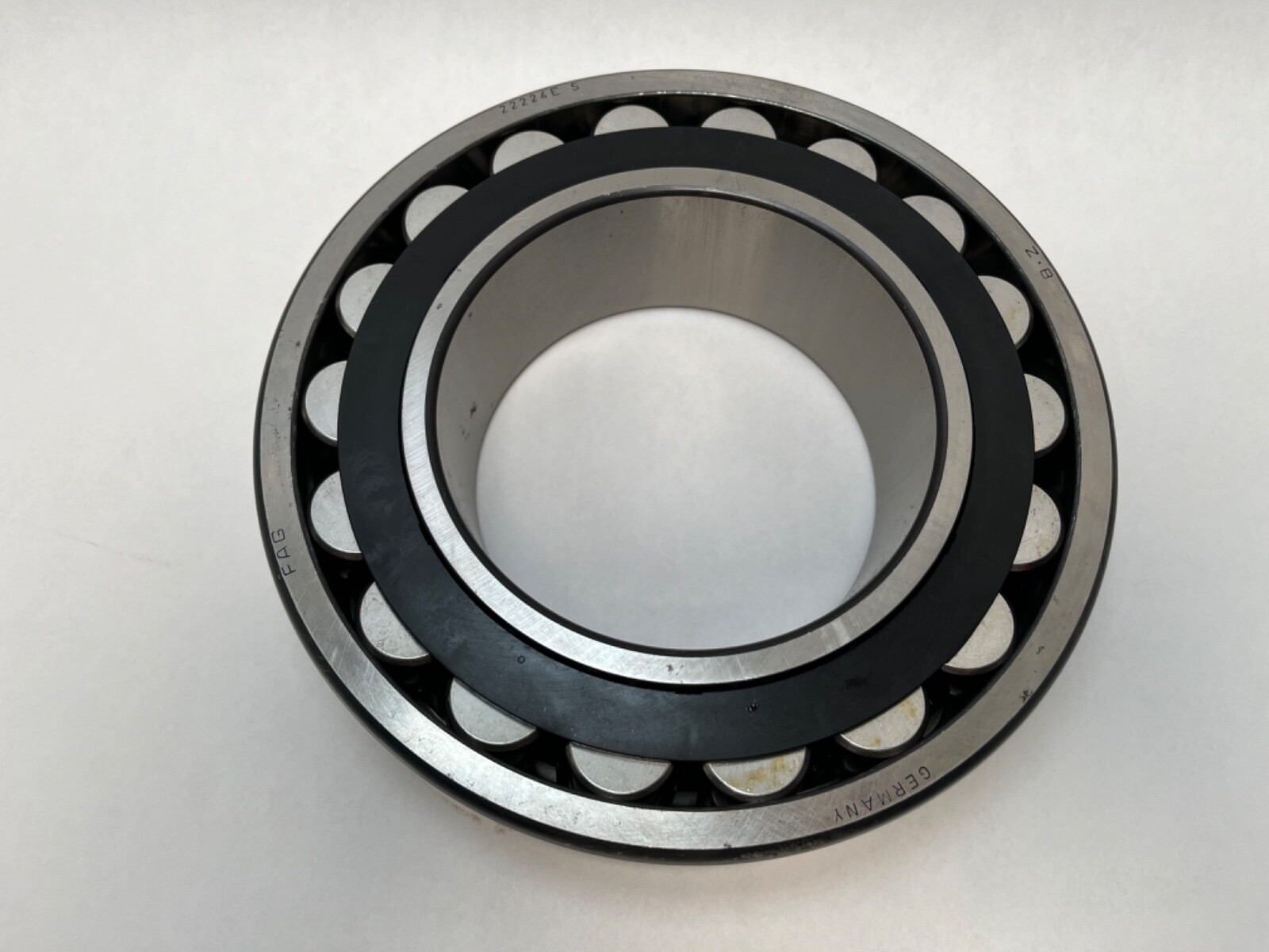 FAG 22224ES.TVP Spherical Bearing 120x215x58 mm 22224-ES-TVP-W33 USA