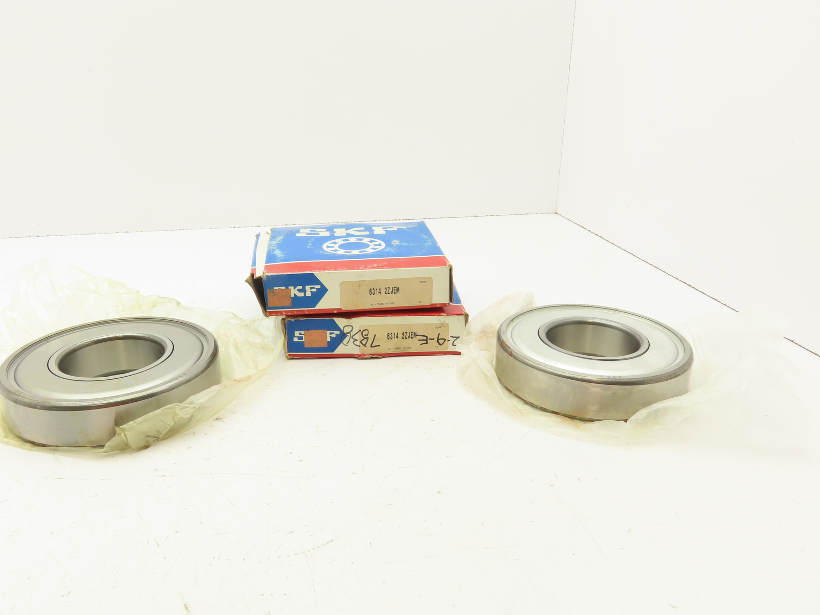 SKF 6314 2ZJEM Deep Groove Ball Bearing Double Shielded 70x150x35mm Lot of 2