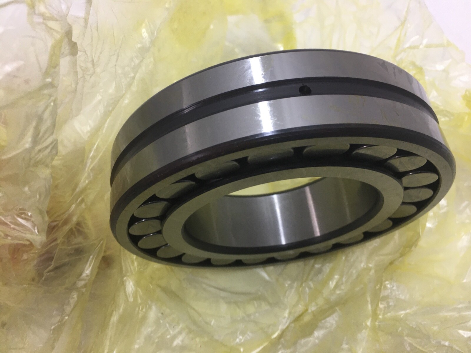 FAG 22215E1A.M Spherical Roller Bearing 75x130x31 mm 22215 E 1AM USA