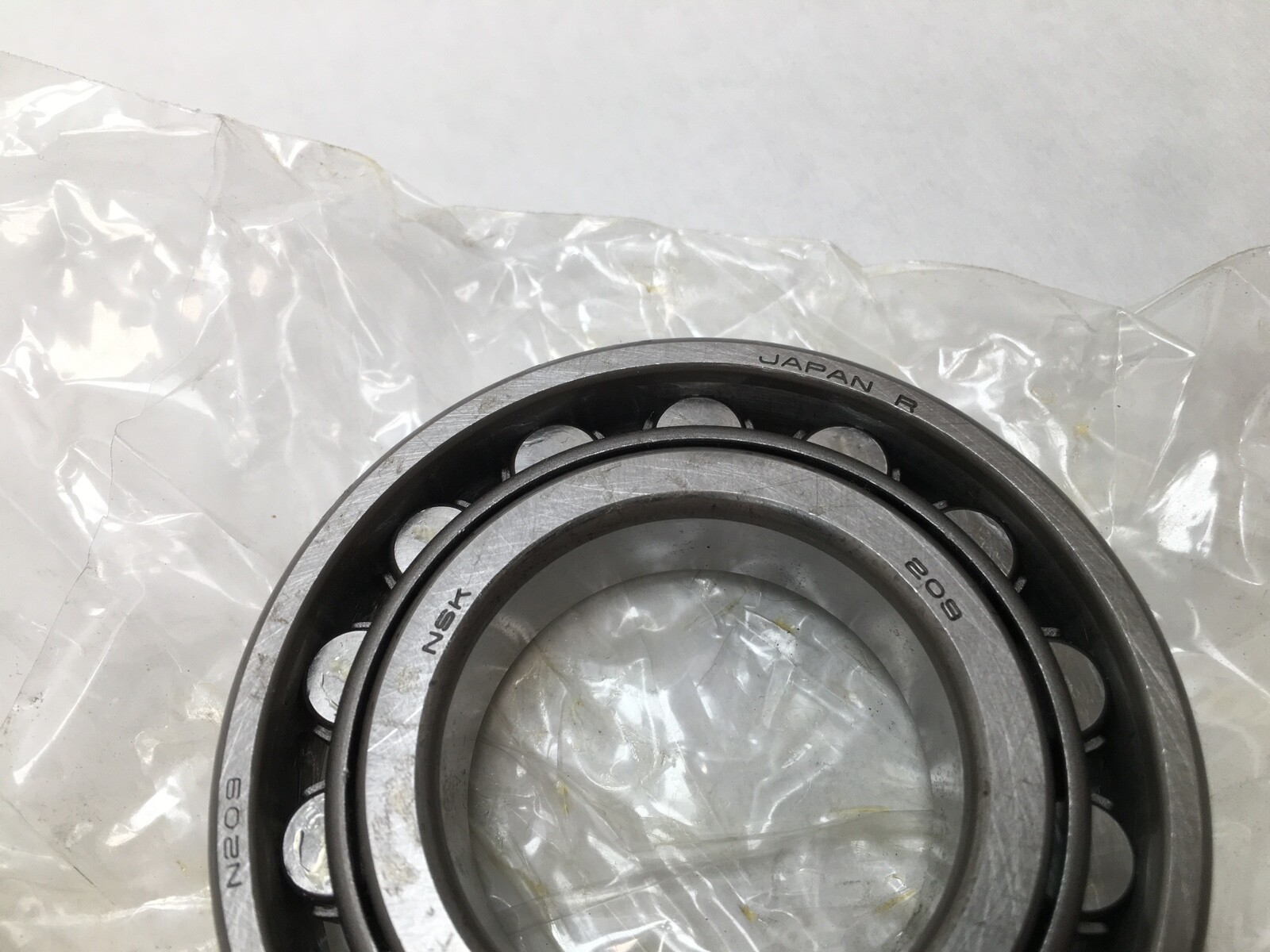 NSK N209W Cylindrical Roller Bearing 45x85x19 mm N-209-W N209 Japan