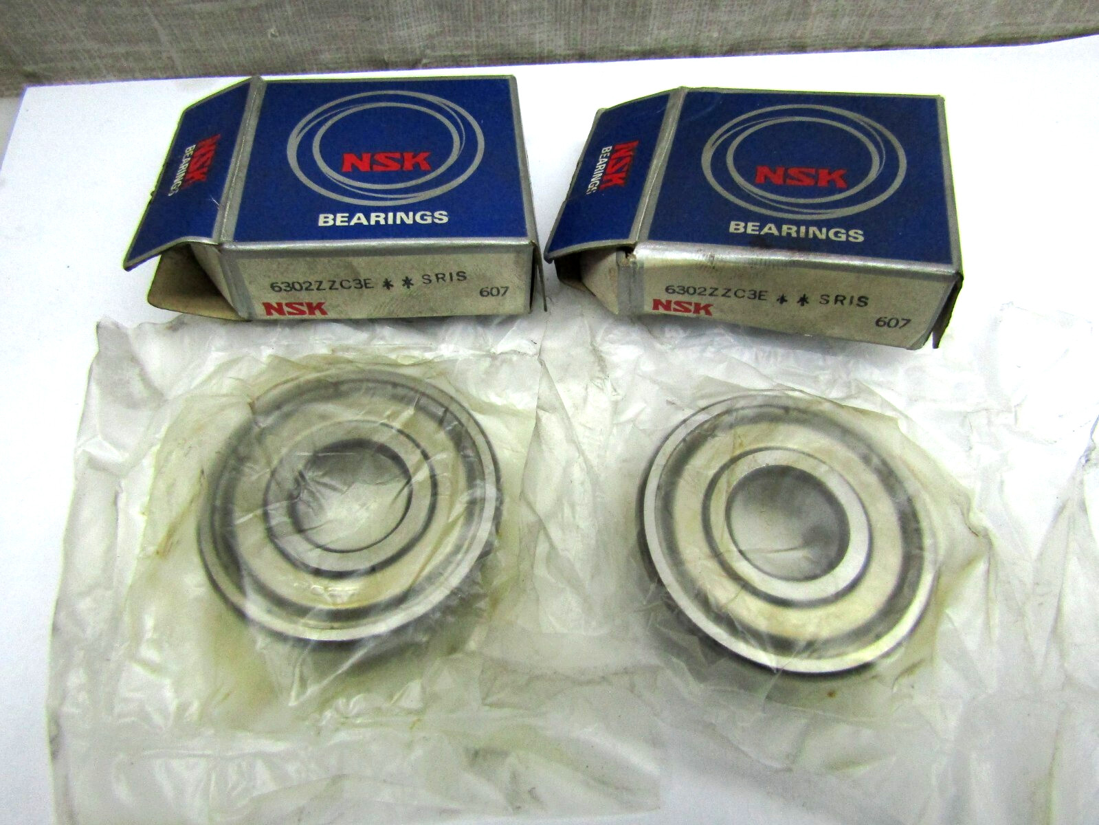 (Lot of 2) Nachi 6302-ZZ C3 15mm X 42mm X 13mm Shielded Bearing