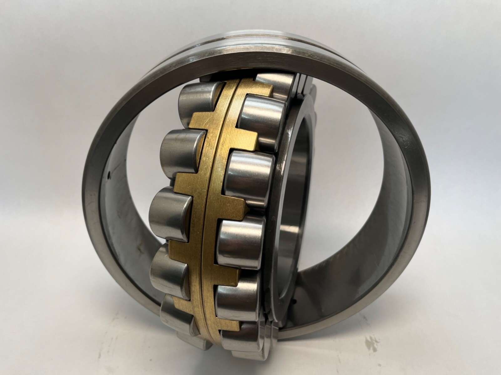 SNR 22232VF107 Spherical Bearing 160x290x80 mm 22232-V-M-C3-W33 Italy