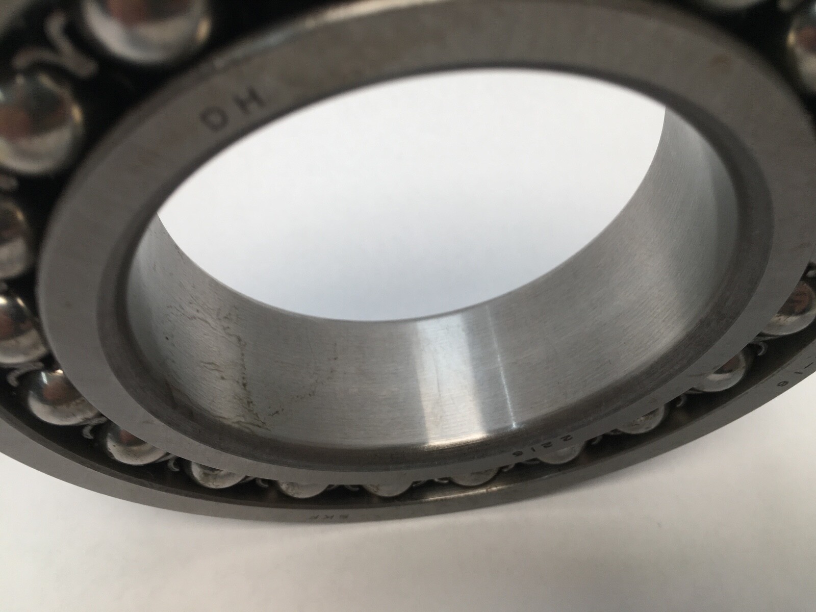 SKF 2216 Self Aligning Bearing 80x140x33 mm USA