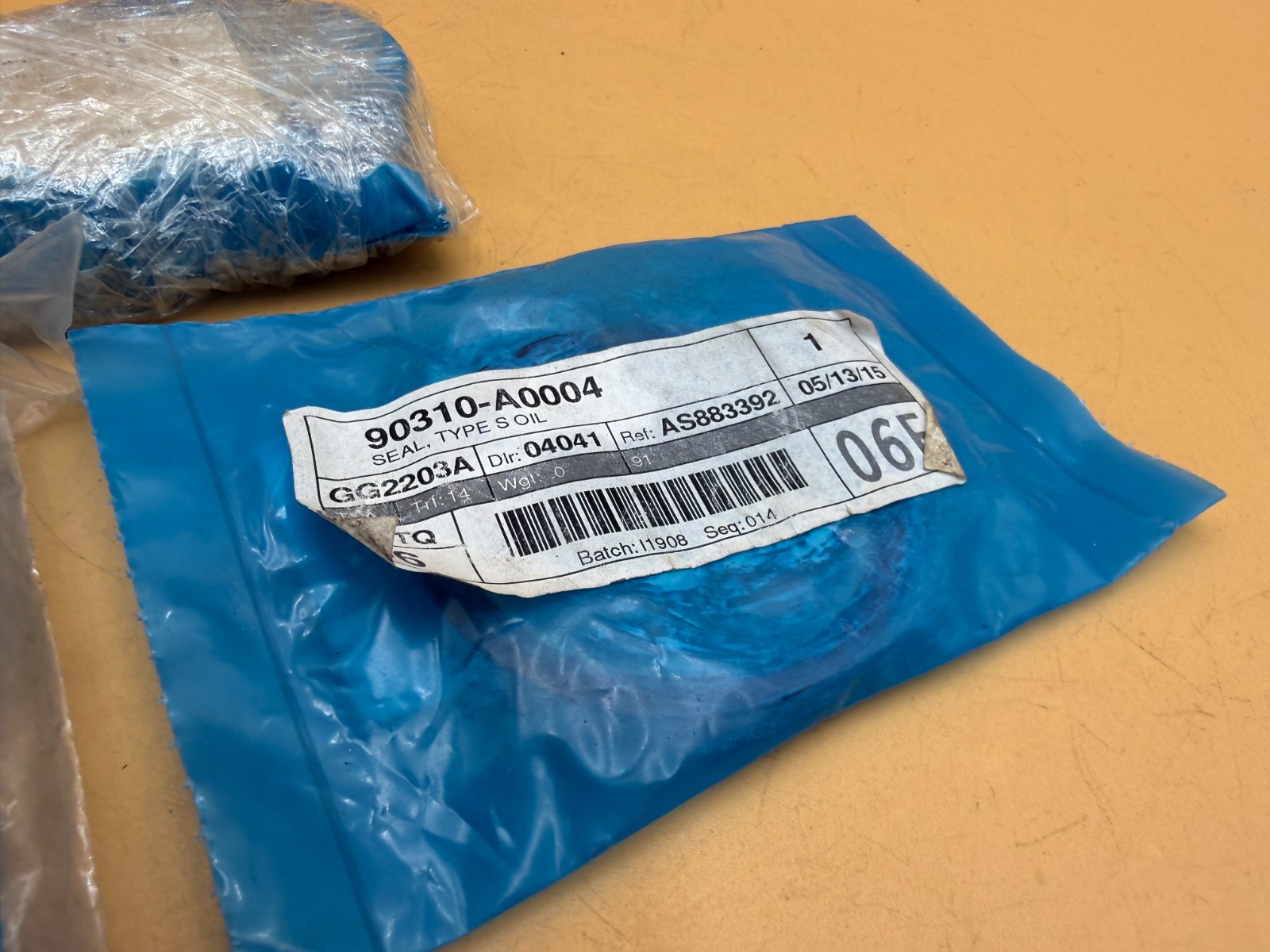 Genuine OEM Toyota Lexus Parts Lot 90310-A0004 Oil Seals & 42423-14040 Retainer
