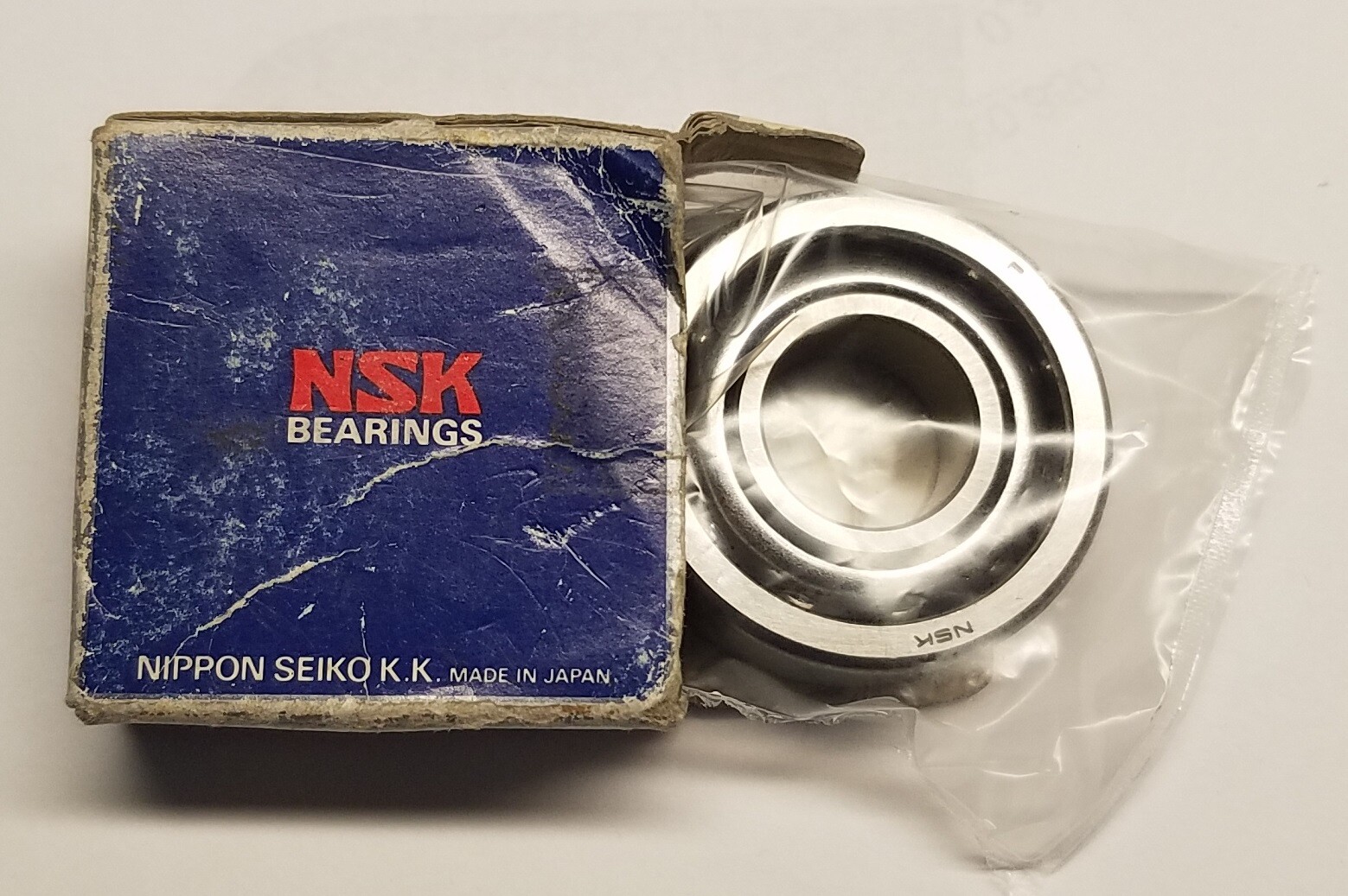 NSK 7203B ANGULAR CONTACT BEARING 17x40x12 mm 7203 B JAPAN