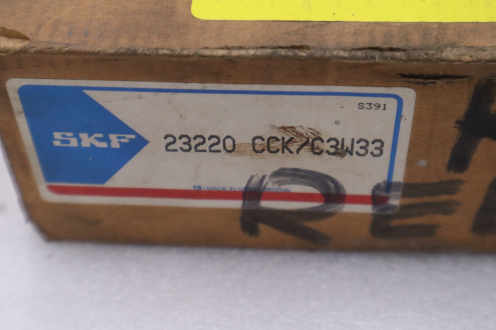 NEW SKF 23220 CCK/C3W33 SPHERICAL ROLLER BEARING STK CC137