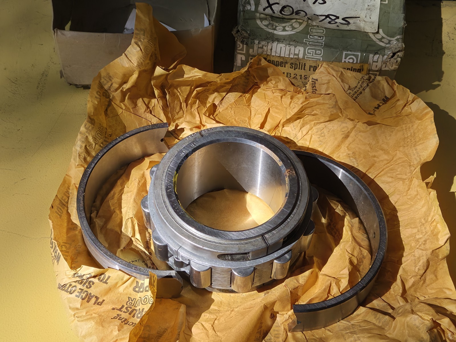 Cooper 01B215EX Split Roller Bearing 2-15/16″ Bore