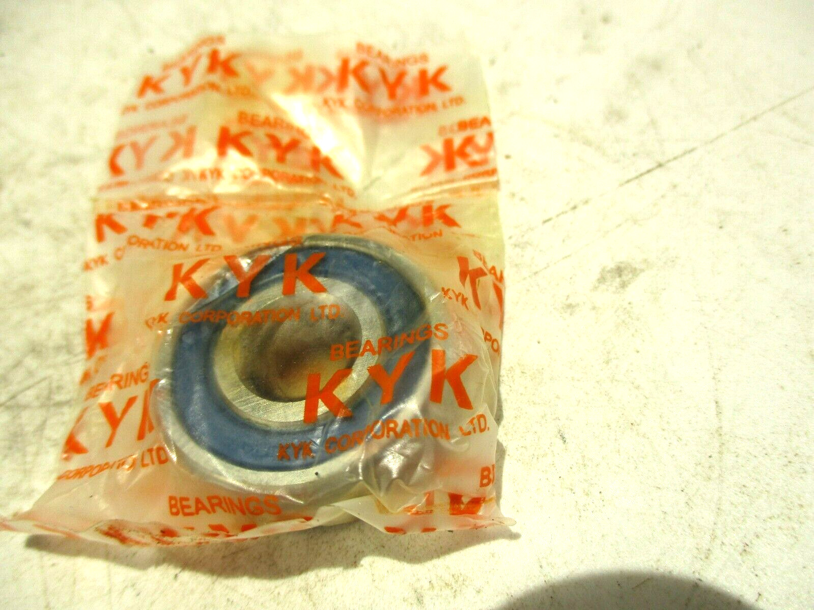 NEW KYK SS6200-2RS-SRI2 SEALED BALL BEARING