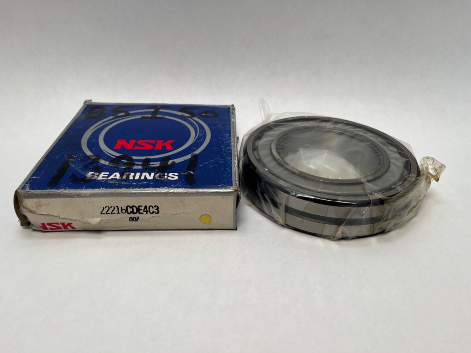 NSK 22216CDE4C3 Bearing 80x140x33 mm 22216 CD W33/E4 C3 Japan
