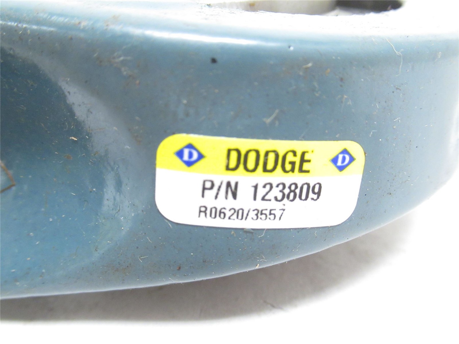 241317 New In Box; Dodge P2B-SC-103 Pillow Block Bearing 123809; 1-3/16″ID