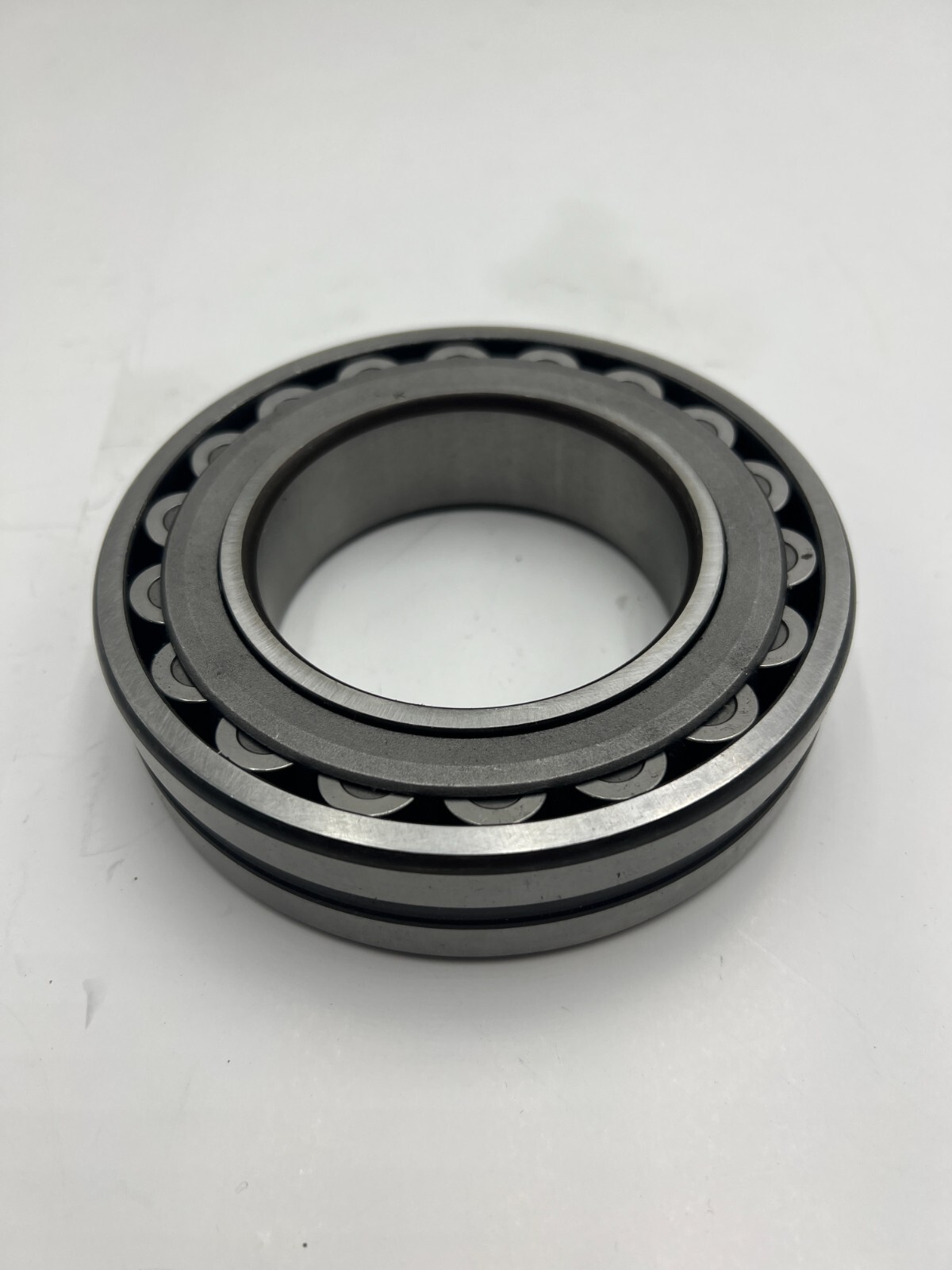 Link Belt 22215LB Spherical Roller Bearing Silver Replacement Cylindrical Bore