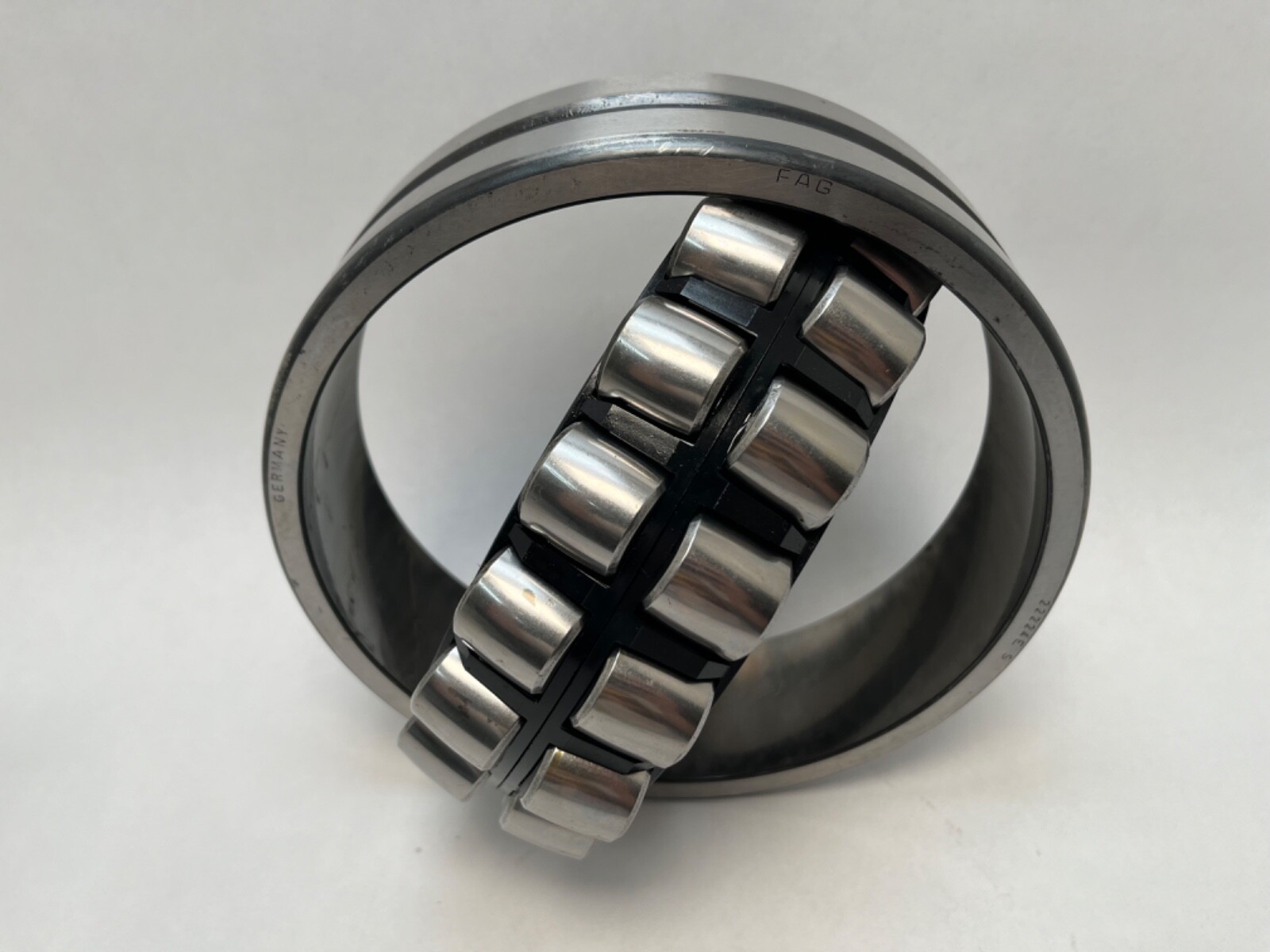 FAG 22224ES.TVP Spherical Bearing 120x215x58 mm 22224-ES-TVP-W33 USA