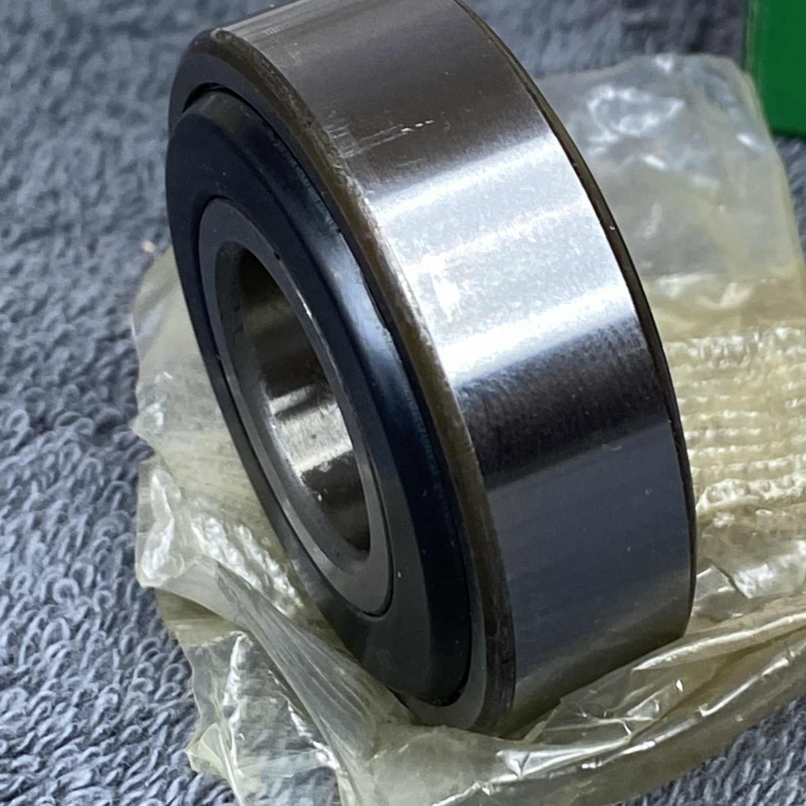 Fafnir 204KLL2 Sealed Deep Groove Ball Bearing NOS New In Box