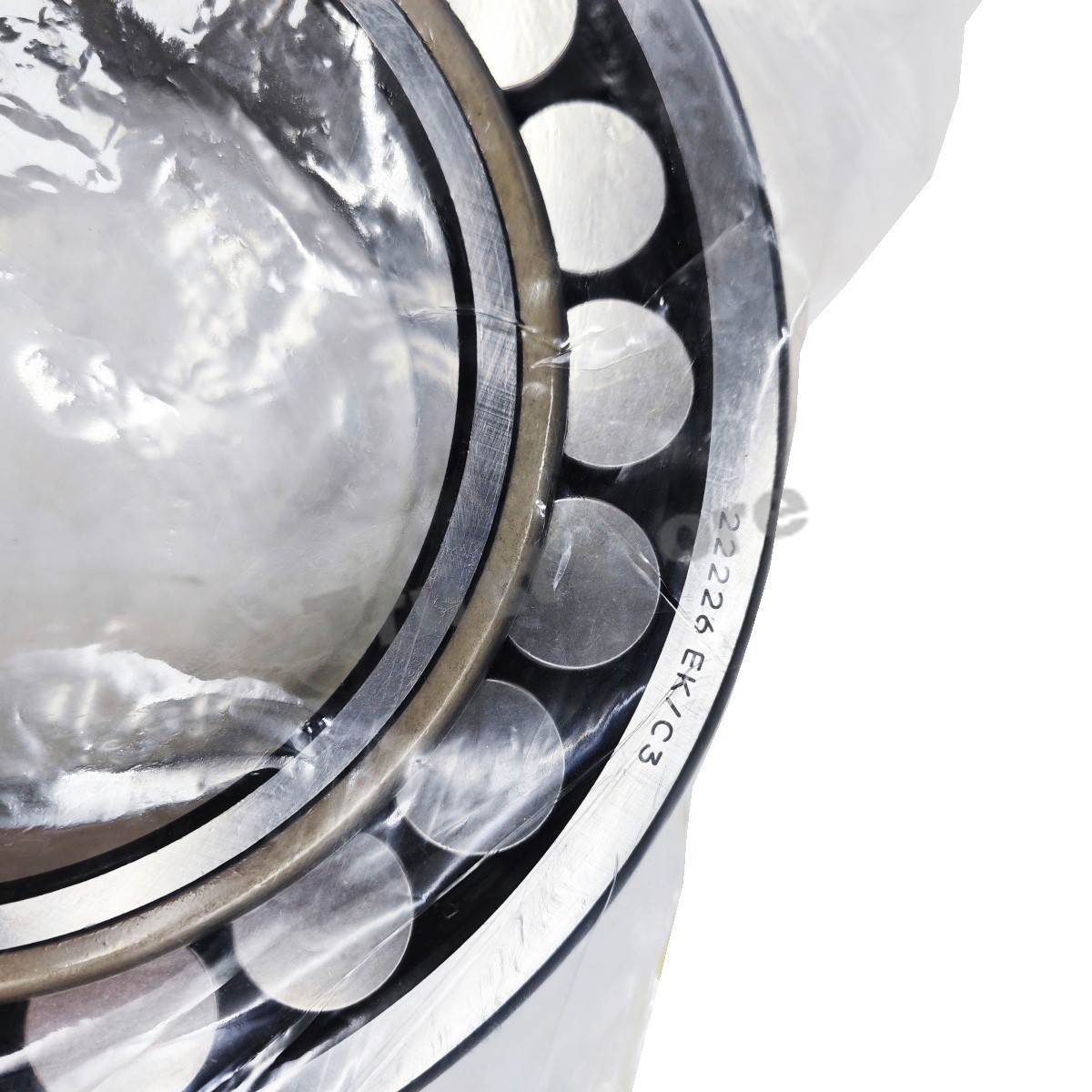 NEW Spherical Roller Bearing 22226 EK/C3 for SKF 130x 230x 64mm
