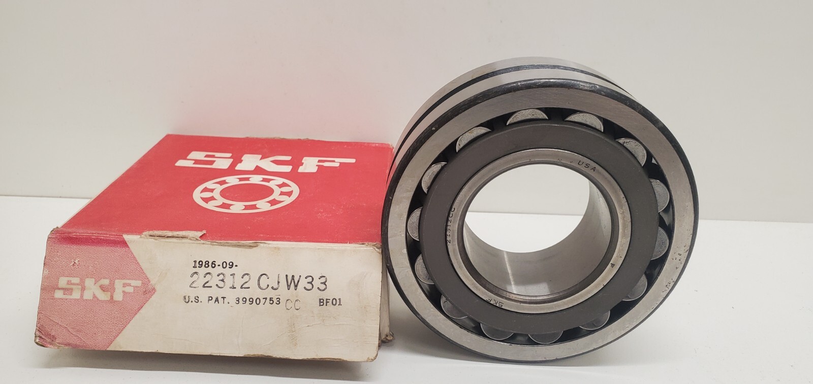 NEW IN BOX! GENUINE SKF SPHERICAL ROLLER BEARING 22312-CJ-C3W33