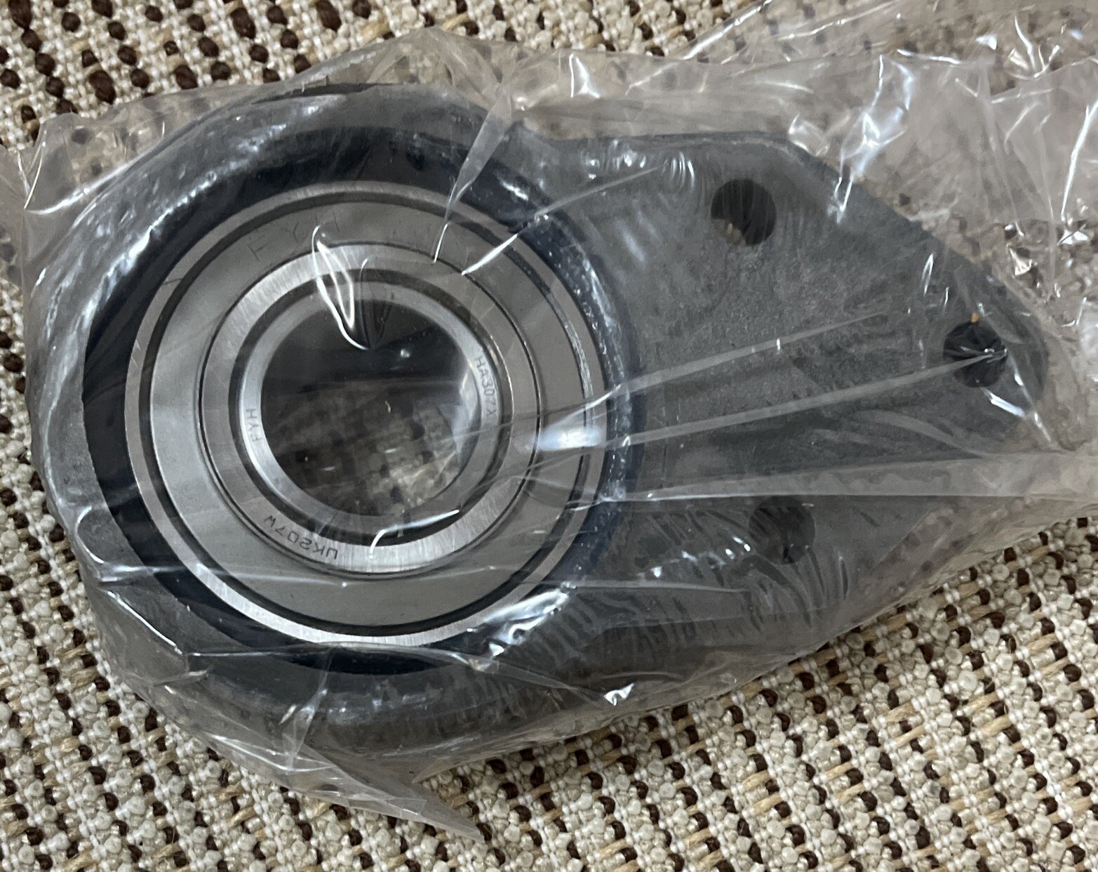 FYH Bearing Unit Flanged 3-bolt 1-3/16IN Bore, Metal Plugged UKFB207E4/H307A