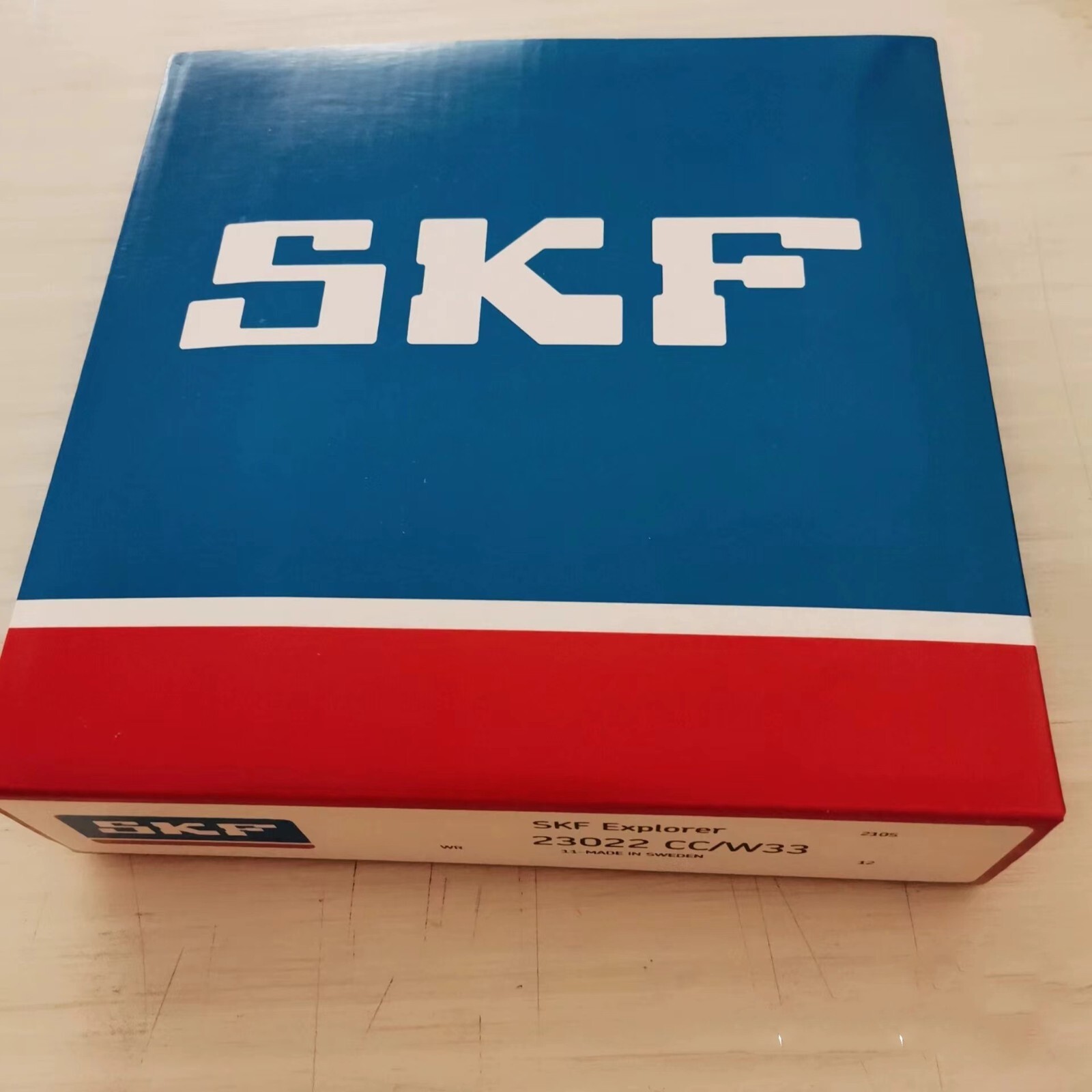 NEW SKF 23022 CC/W33 spherical roller bearings 1PCS #DC