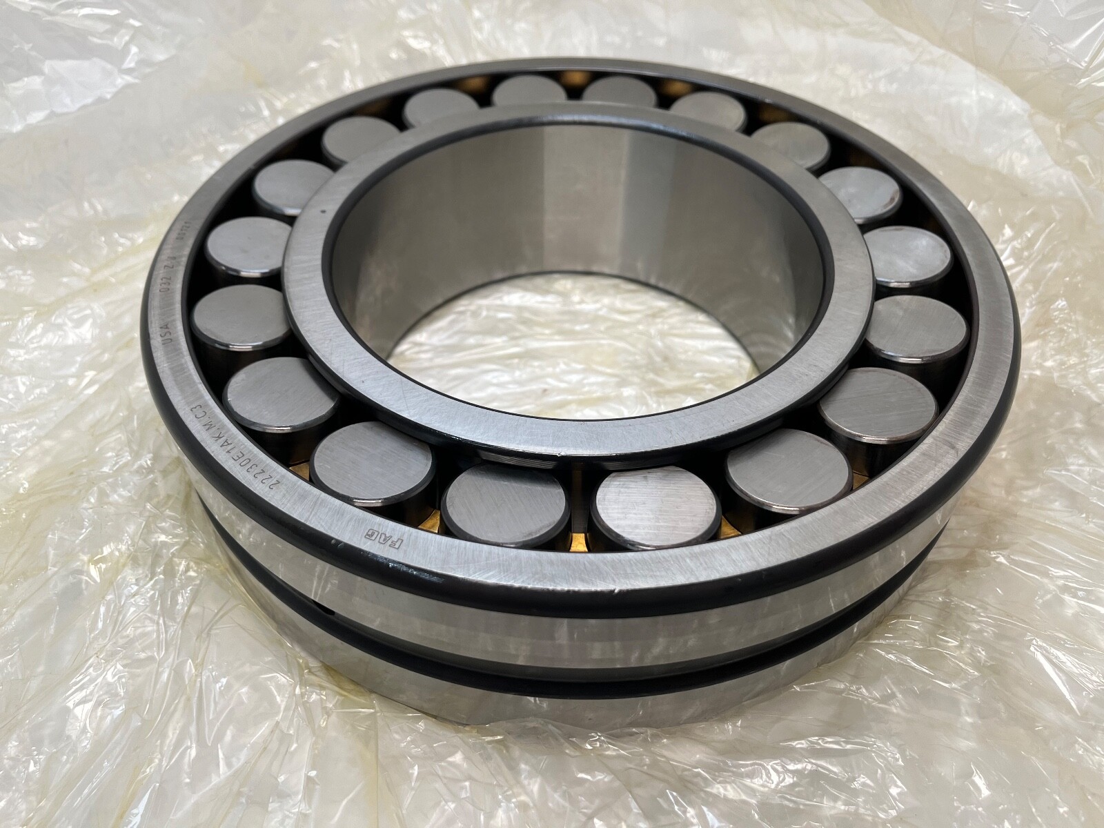FAG 22230E1AKM.CW333 Bearing 150x270x73 mm 22230E 22230-E1-A-K-M-C3-W33 USA