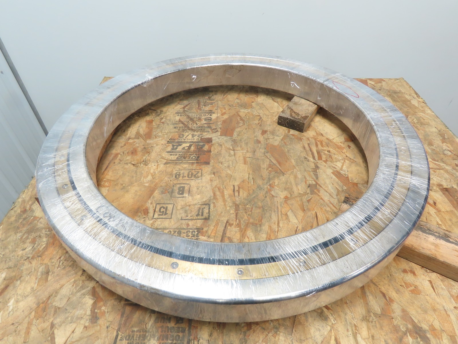 Scheerer 10221-BIC Cylindrical Roller Bearing w/Inner Race 36″ OD 28″ ID 3.25″ W