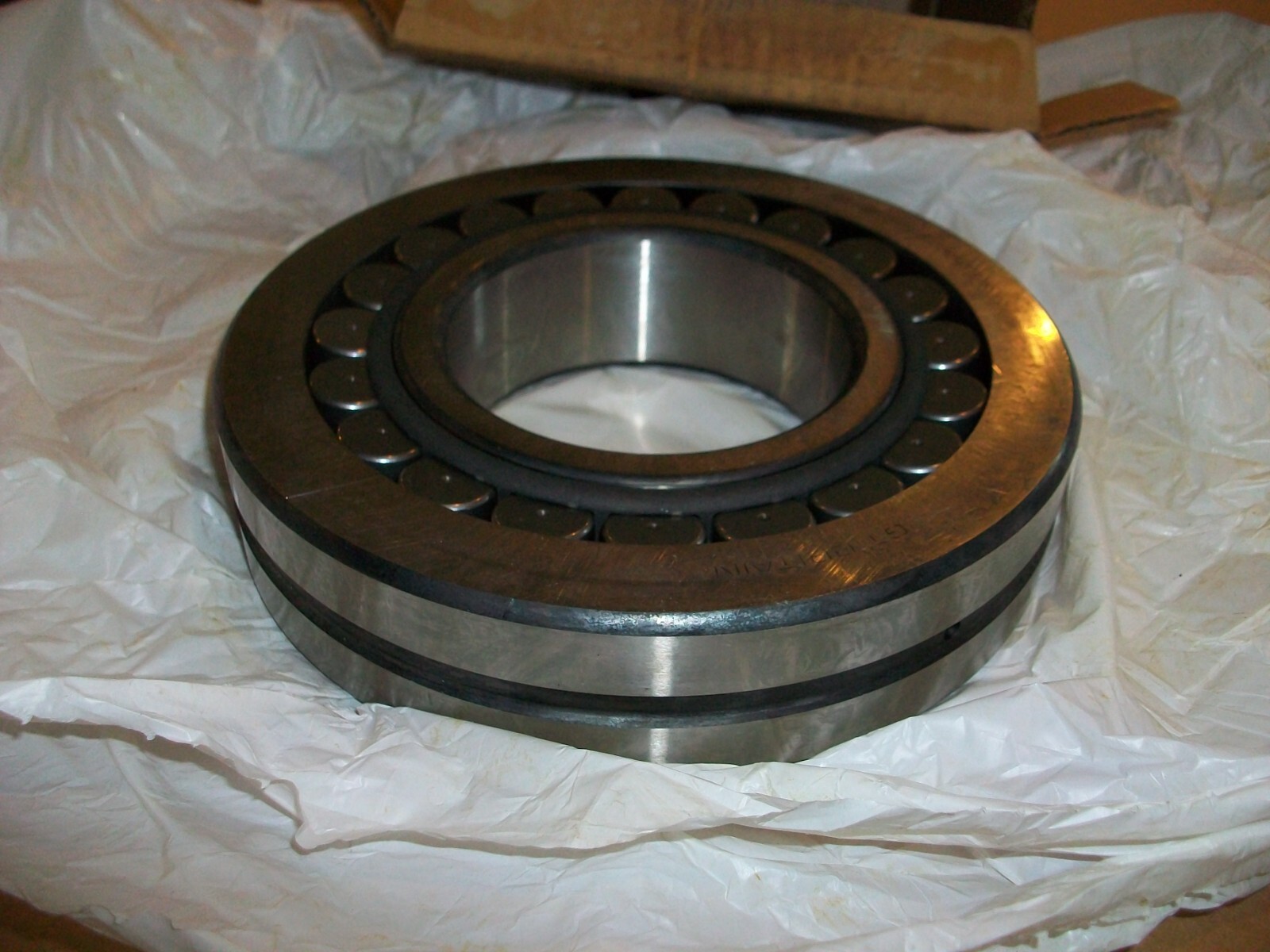 SKF 21318 E SPHERICAL ROLLER BEARING NEW IN BOX