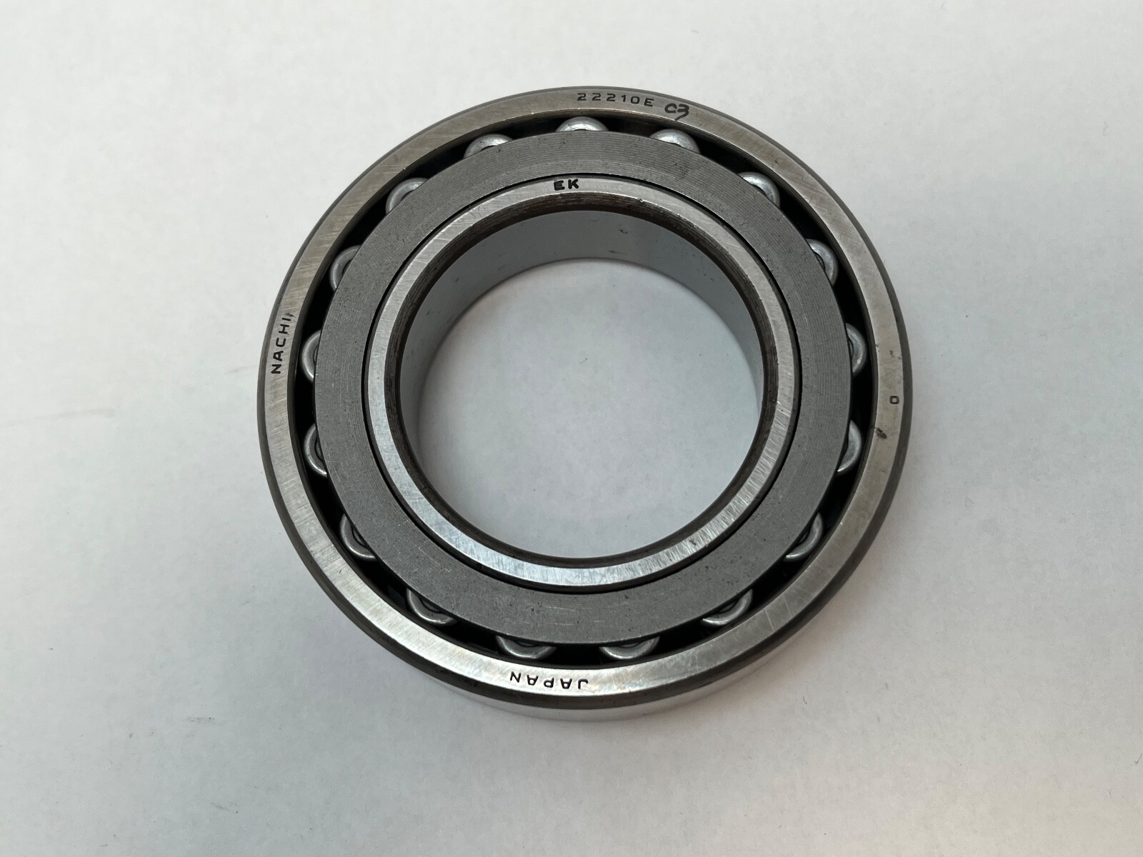Nachi 22210EKC3 Bearing 50x90x23 mm 22210-E-K-C3 22210CK/CCK/CKJ Japan