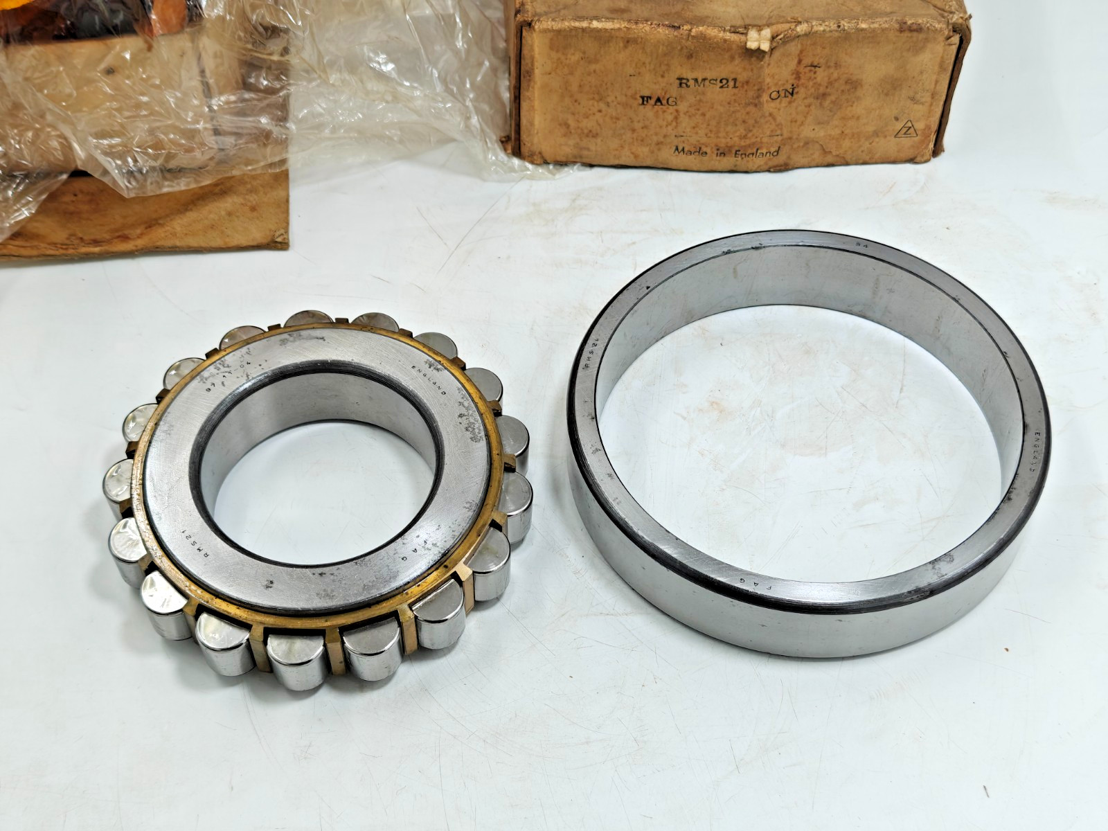 RMS 21 FAG Cylindrical Roller Bearing FAG RMS21 / CRM 32 / MRJ 4 x 8-1/2 x 1-3/4