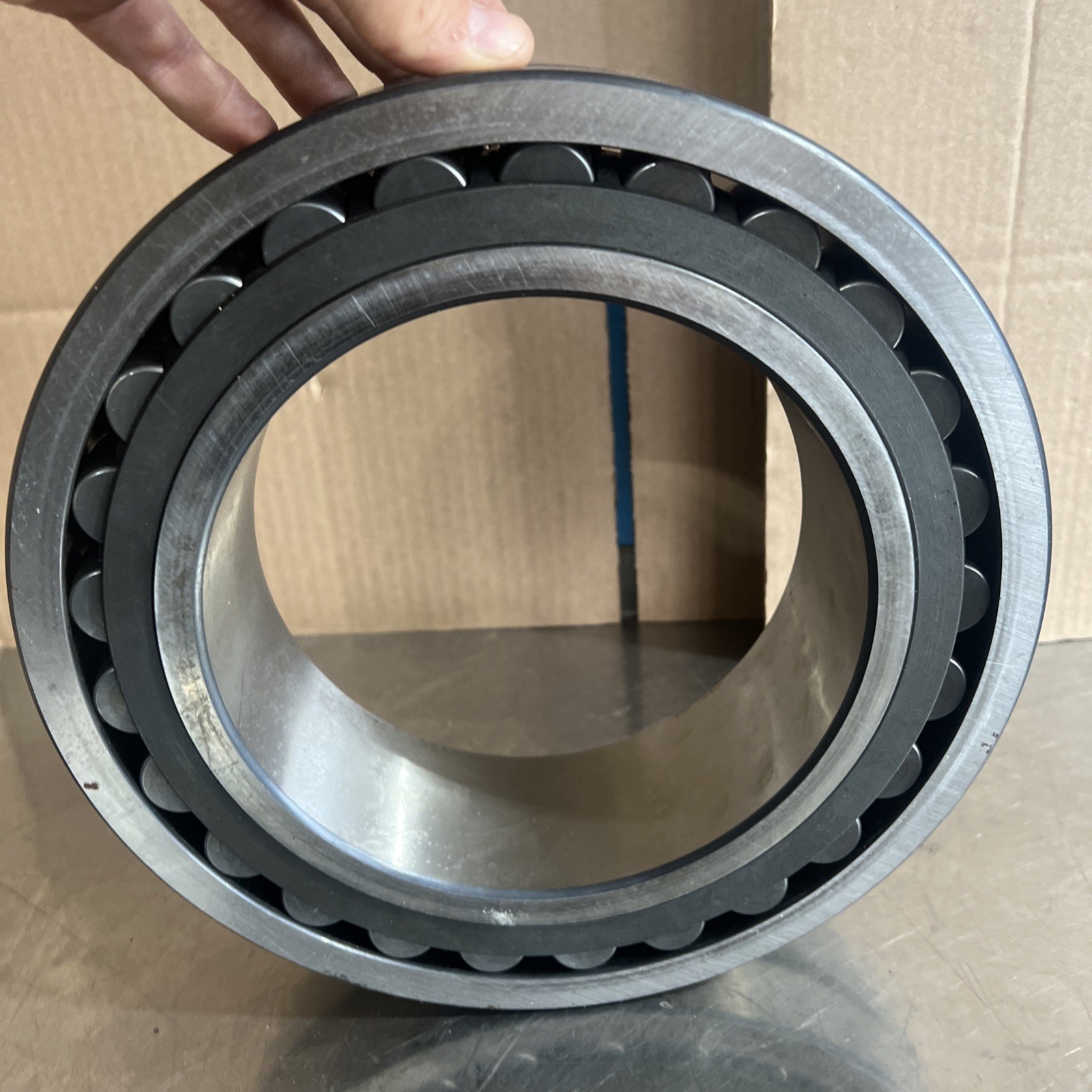 SKF 23036 CC/W33 spherical roller bearing Nos Surplus No Original Box