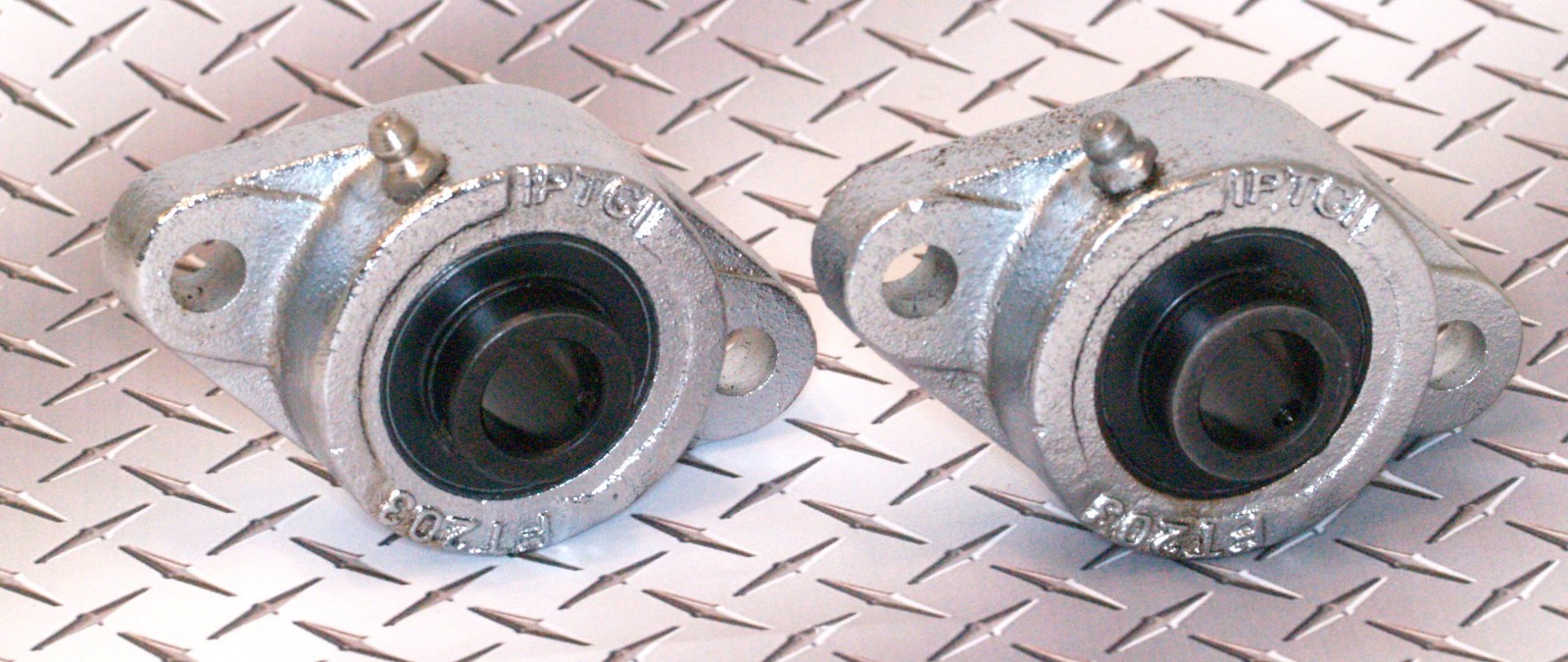 IPTCI BUCNPFL201-8 Ball Bearing Corrosion Resistant 2 Bolt Flange Nickel 1/2″