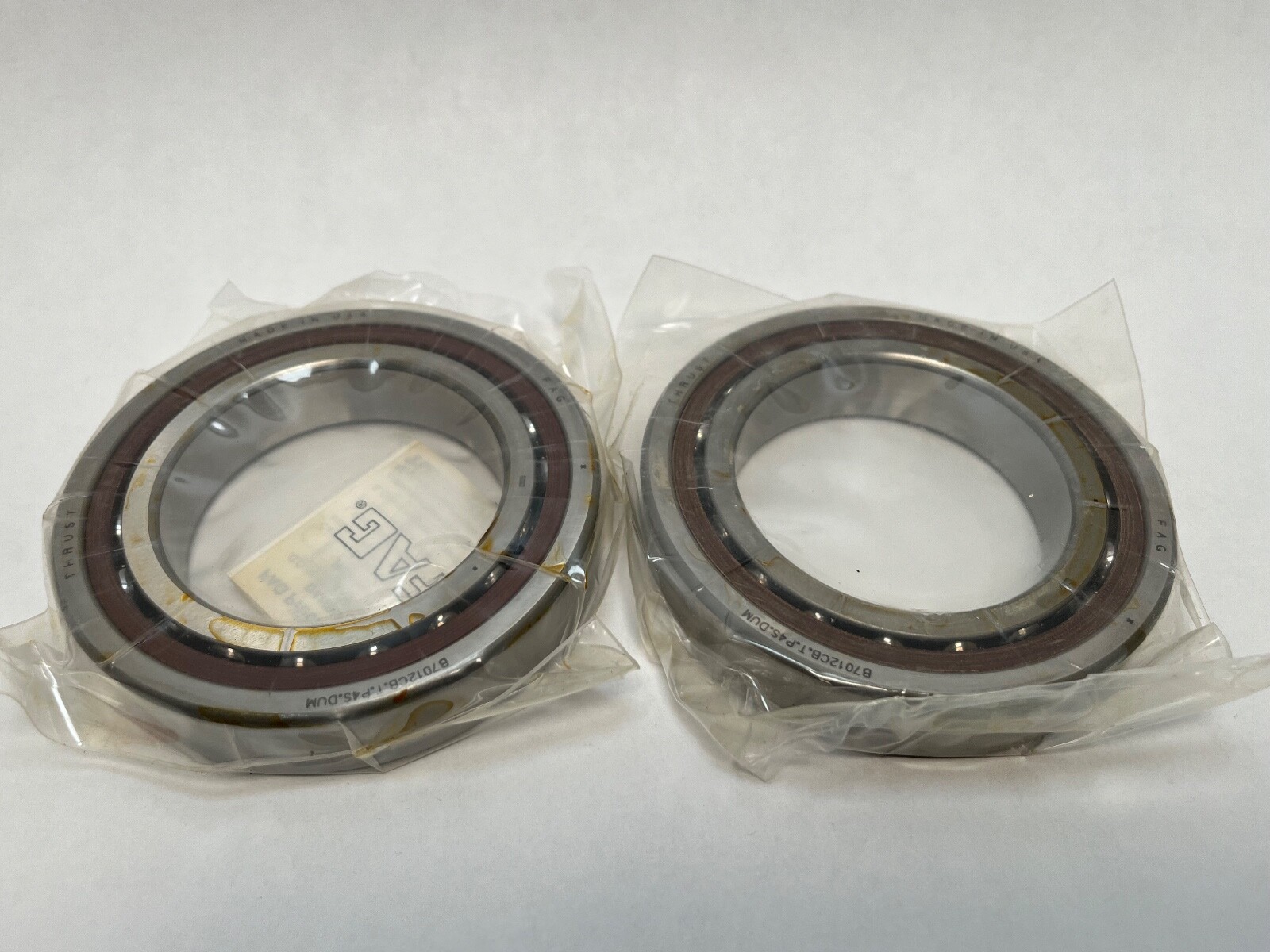 FAG B7012CB.T.P4S.DUM Bearing 60x95x18 mm 7012C B-7012-CB-T-P4S-DUM USA 2 Pcs