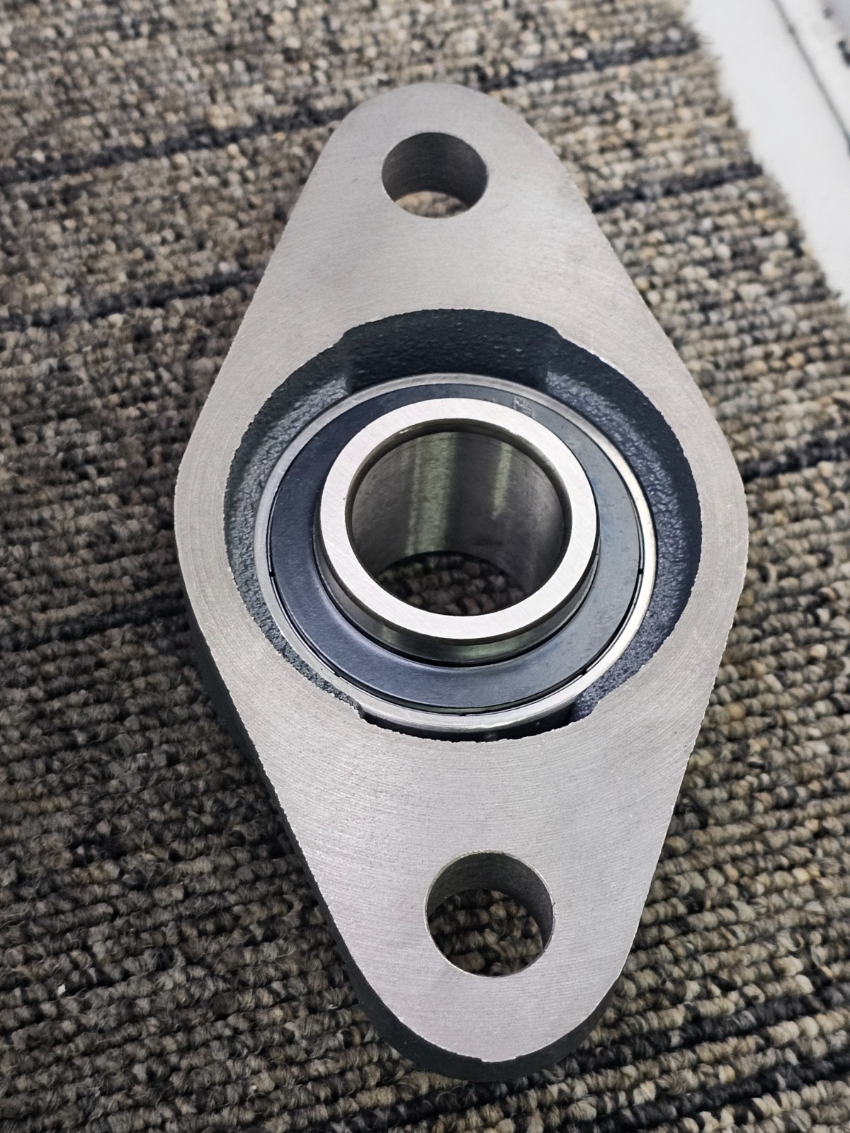 Peer UCFT205-16: Flange Bearing Unit 1″ Bore 2 Bolt Flange