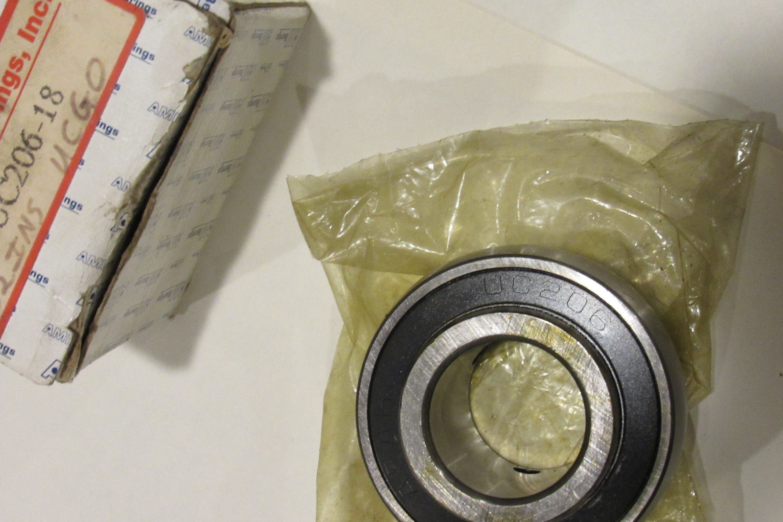 NEW AMI BEARINGS UC206-18 Insert Bearing FREE SHIPPING !!