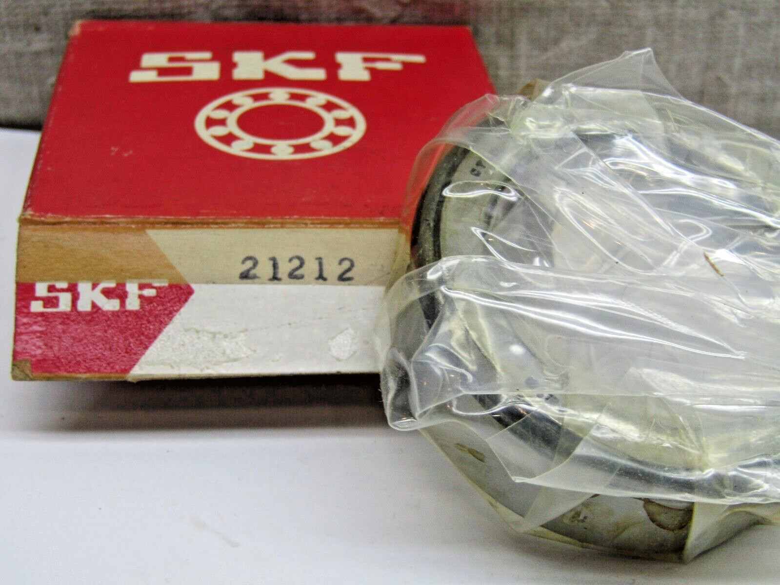 SKF 21212 Tapered Roller Bearing Cup