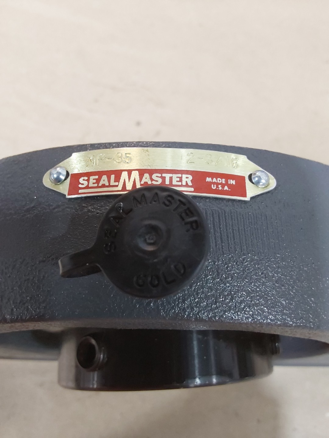 SEALMASTER NP-35 , NEW PILLOW BLOCK BEARING, BORE: 2-3/16″