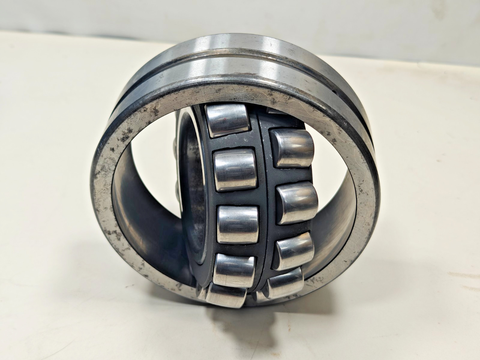 22313 CC/W33 SKF Spherical Roller Bearing 22313CC/W33 Straight Bore 65x140x48mm