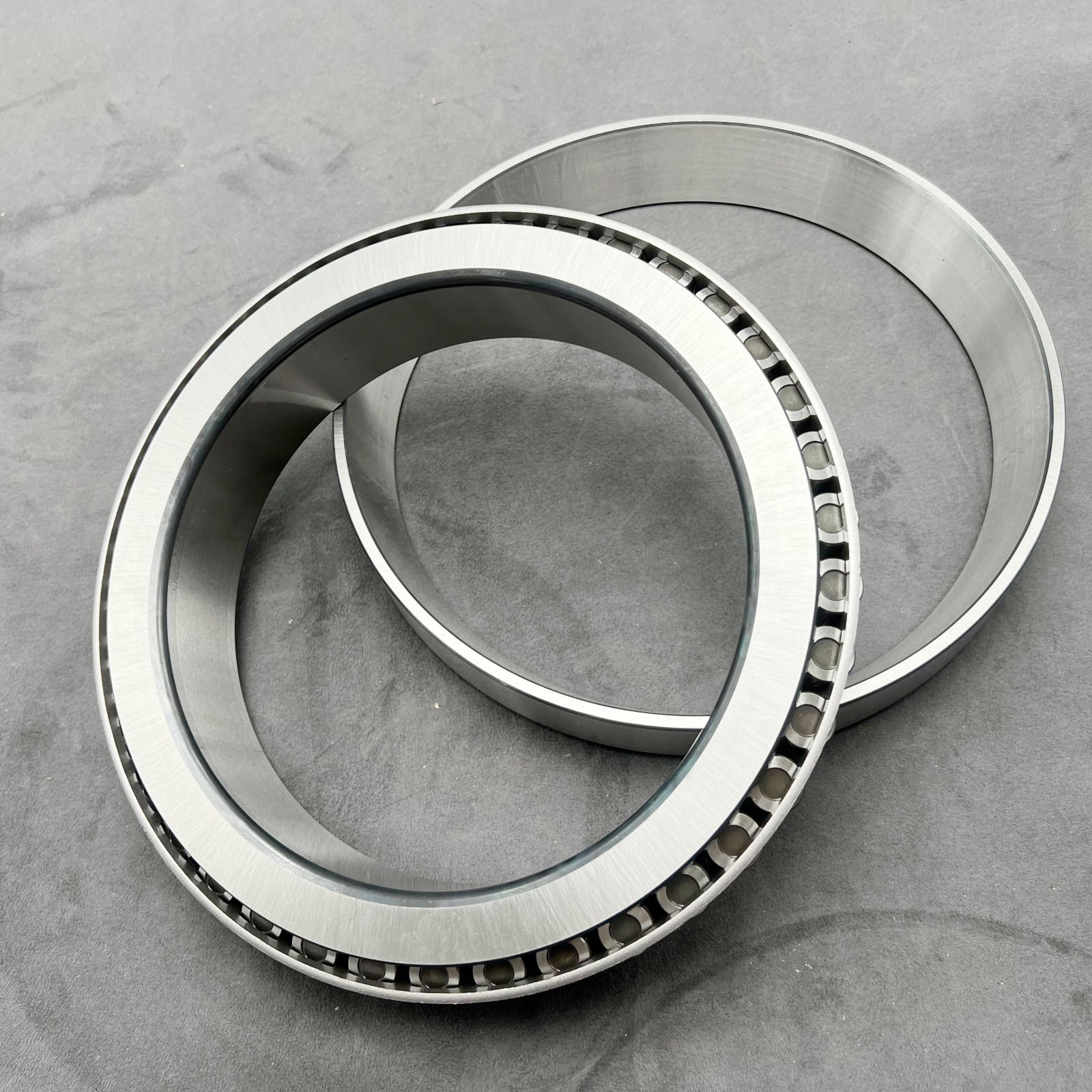 New 1PCS Tapered Roller Bearing for SKF 32936 BEARING 32936
