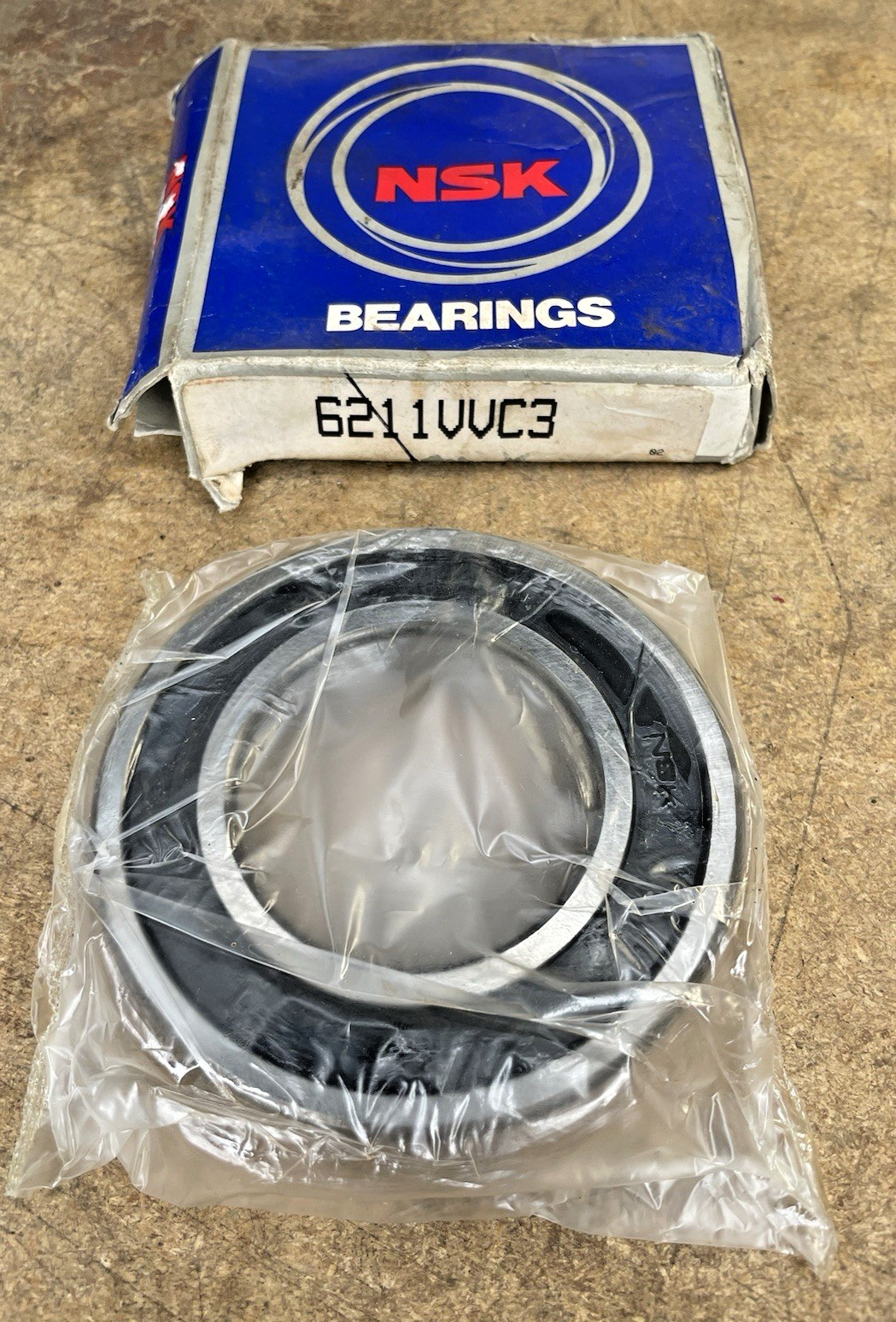 NSK 6211VVC3 Bearing Rubber Seals 55x100x21 mm 6211 VV 2RS C3 6211RS Japan
