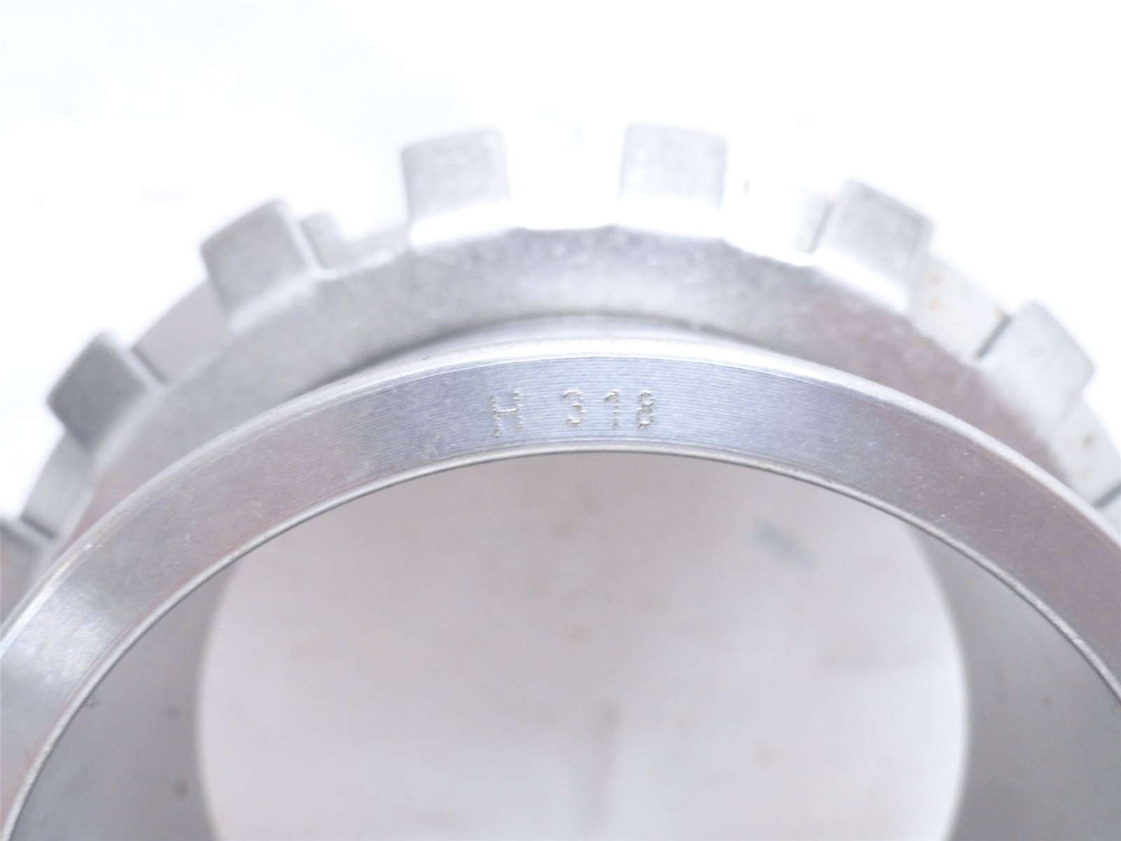 251218 New-No Box; FAG H318 Bearing Adapter Sleeve; 80mmID; M90x2 Threads
