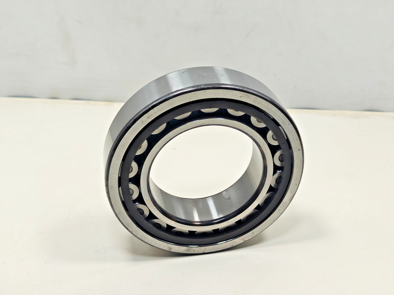 NJ2216 ECP SKF Cylindrical Roller Bearing SKF NJ 2216 ECP 2216EC 80x140x33mm