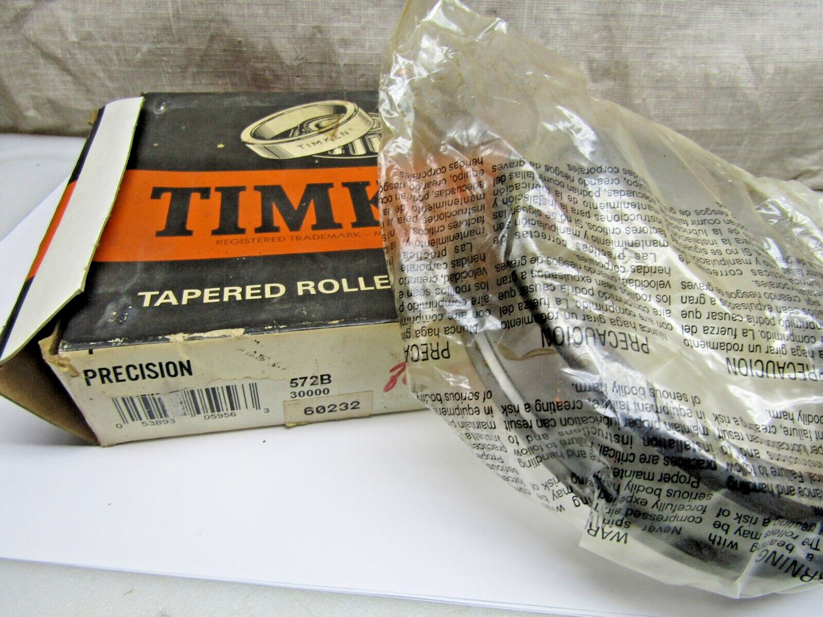 Timken 572B -30000 *3 Class 3 Precision Tapered Roller Bearing Flanged Cup