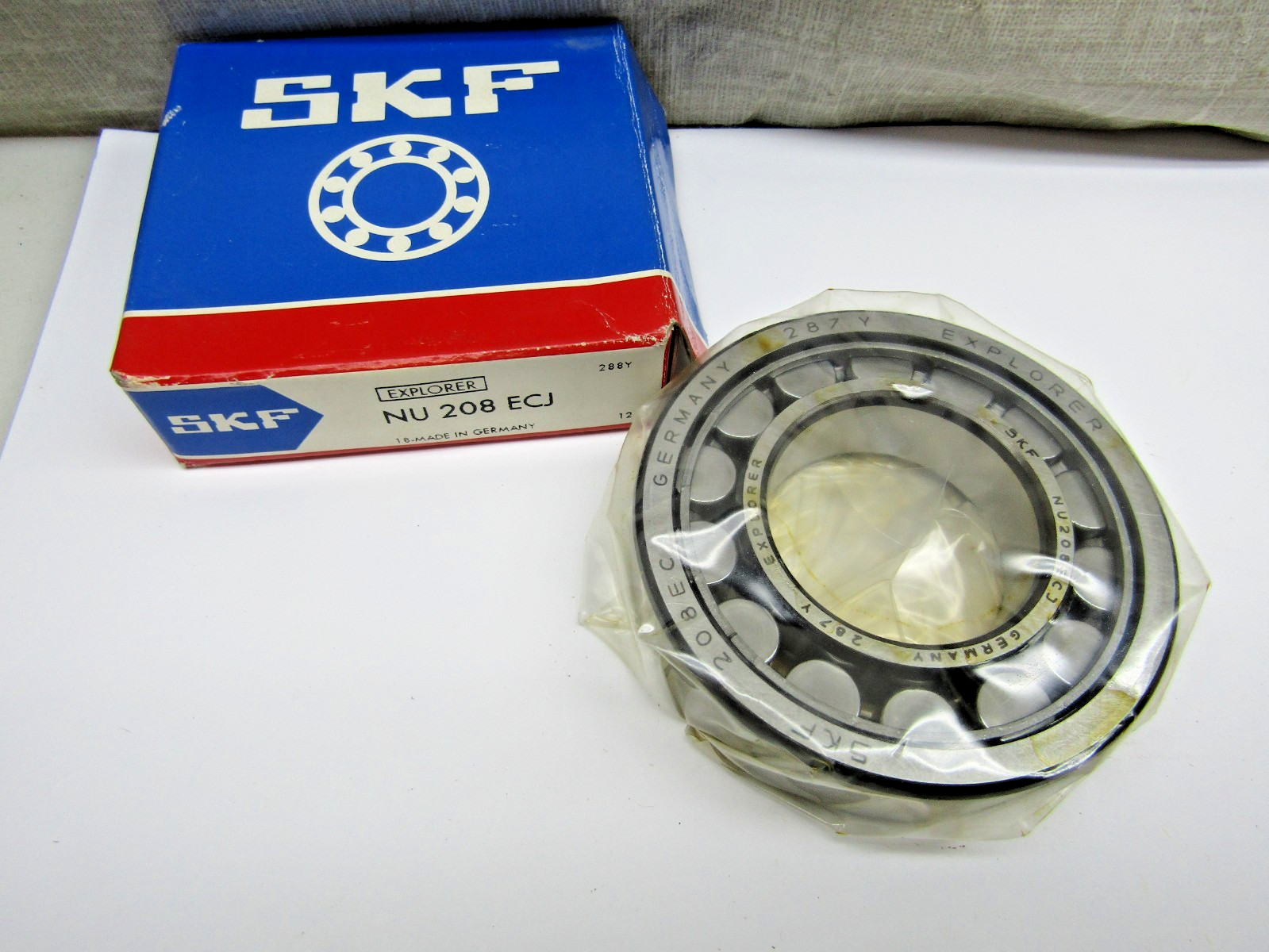 SKF NU 208 ECJ 40mm X 80mm X 18mm Cylindrical Roller Bearing